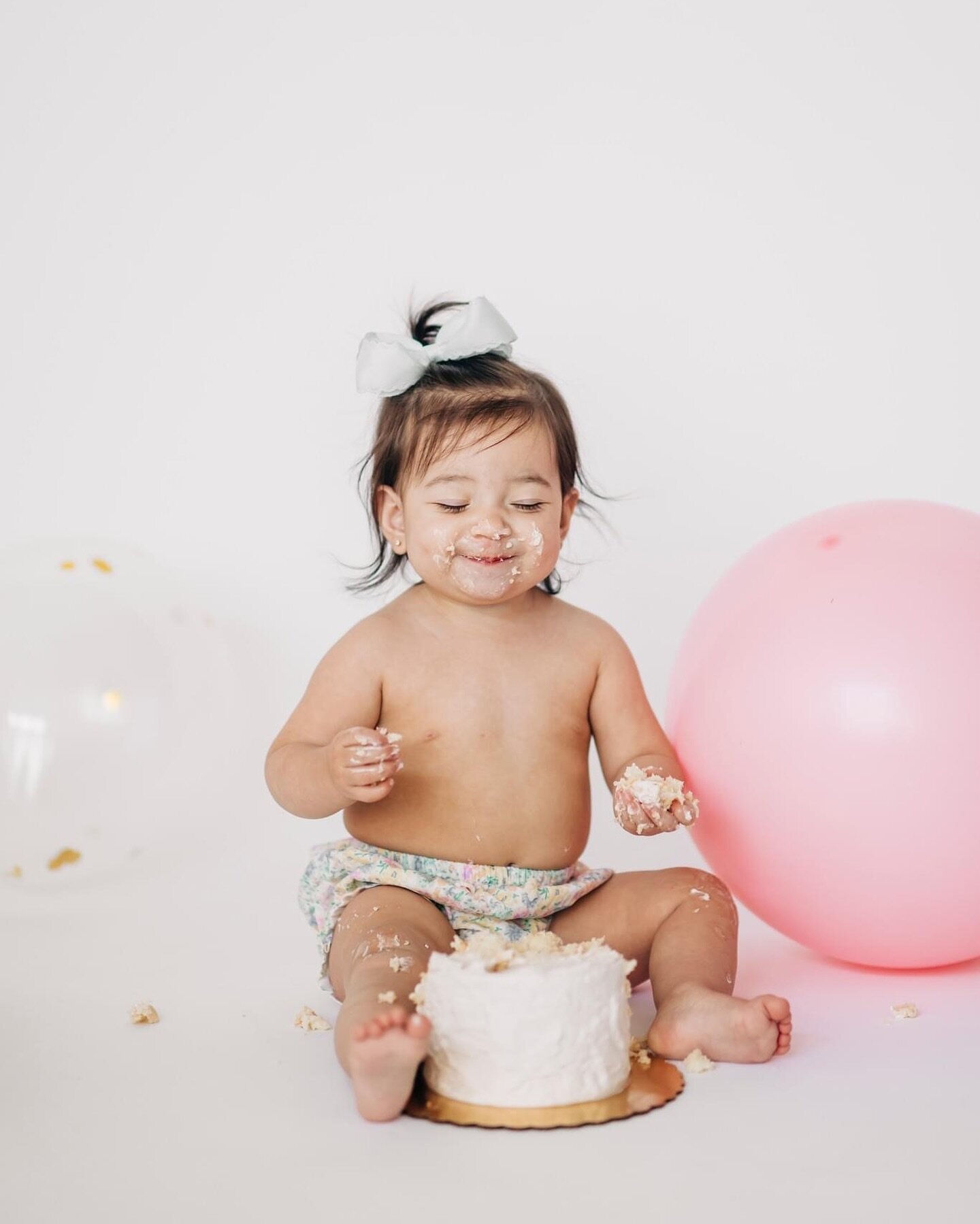 When the birthday cake hits your soul 🥰  Happy 1st birthday sweet Ivy 🩷