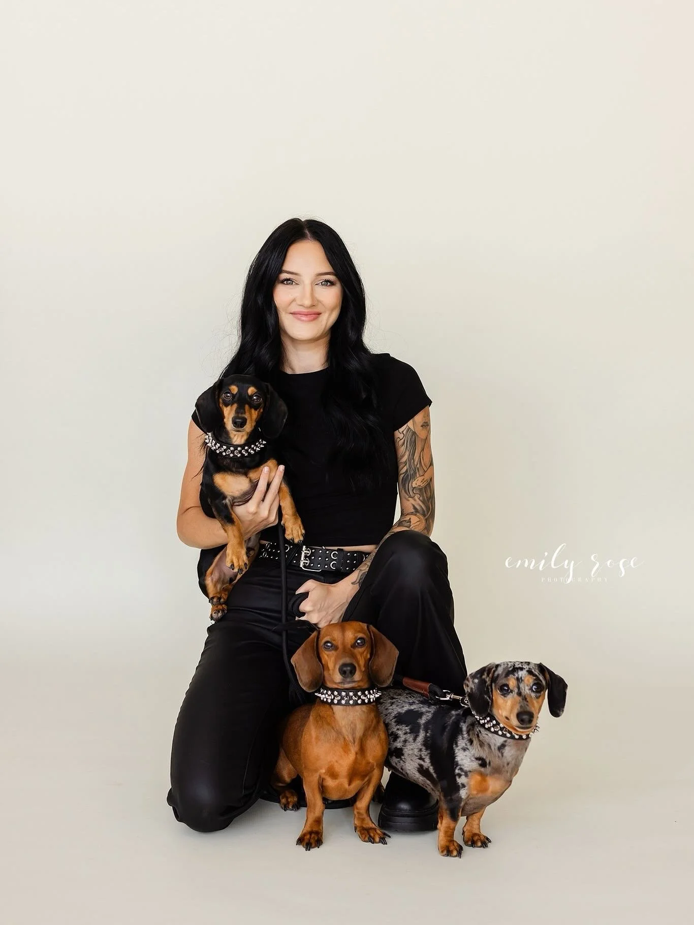 Yes, you should book me for photos with your dogs. Like immediately. 🖤 🐾