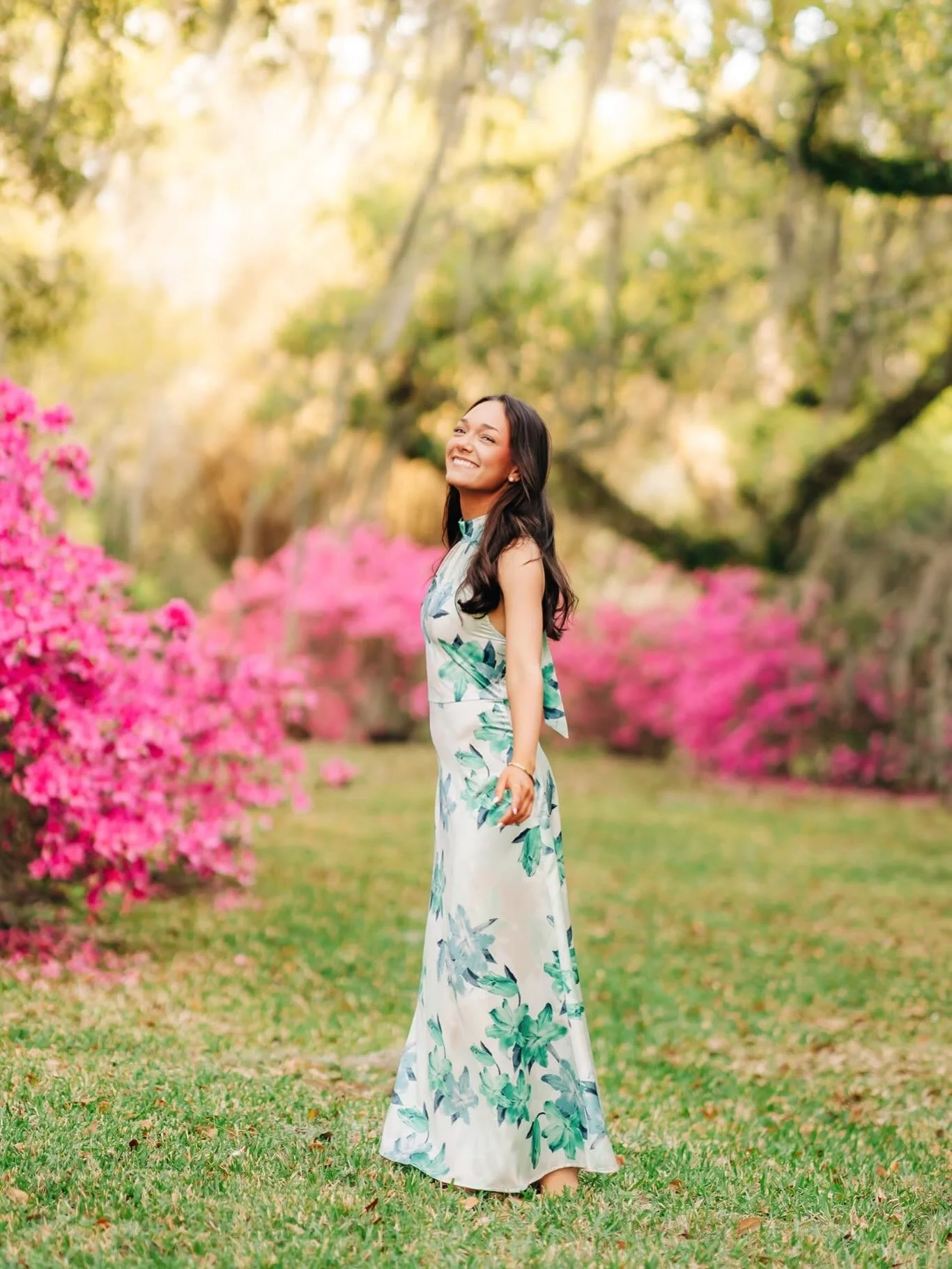 Friday vibes today because I have a rare Saturday off from shooting tomorrow and I decided to keep it off instead of trying to fill it! Happy Friday! 🌸