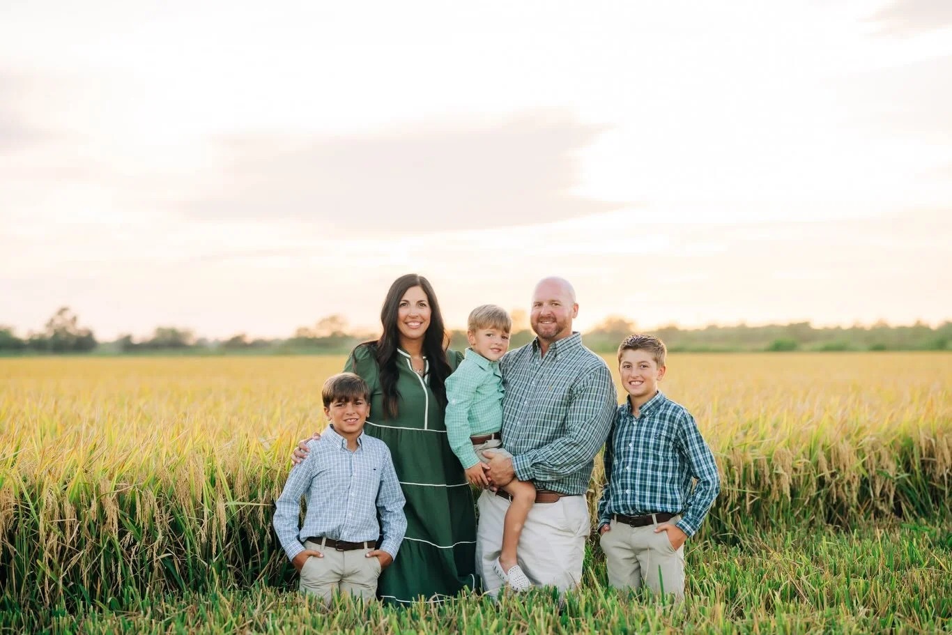The work doesn&rsquo;t stop even for family pictures 🌾 #riceharvest #johndeere