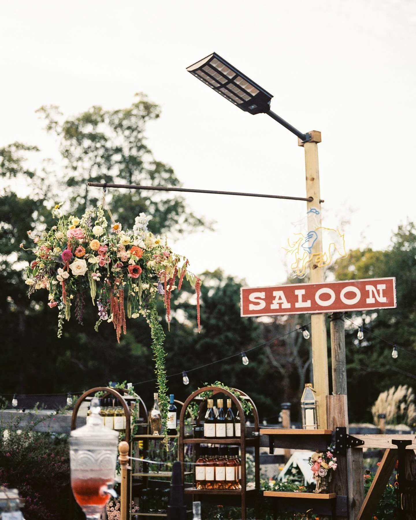 A lil ol&rsquo; country wedding in Rhode Island for C&amp;R - 
how cool &amp; talented is Cady !! 🫶🏼