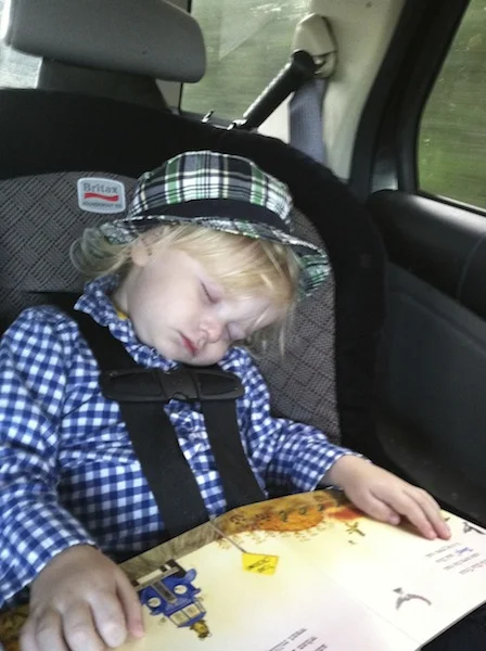 Ryby sleep reading.jpg