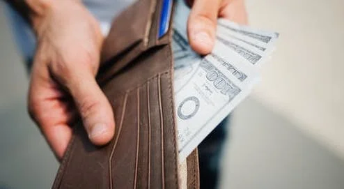 1. Frugal people have an emergency fund..jpg