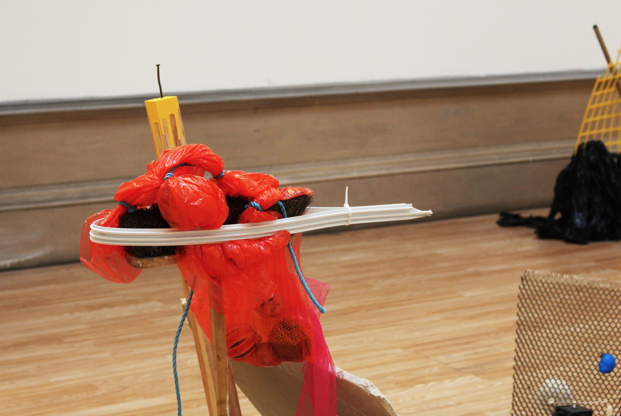 The stories happened again like they said, breeze blocks, wires, colour blocks, wires, etc, 2015 @DongKwang Jo