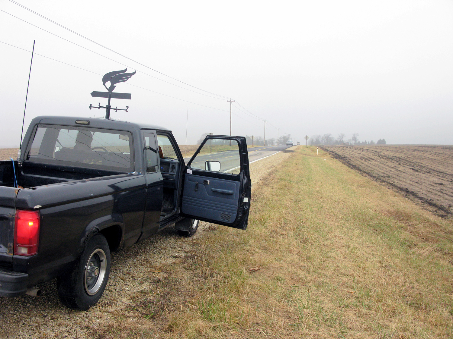 Blue Rider , 1986 Ford Ranger truck and weathervane, 2010 @Patrick Beaulieu Photo by Alexis Pernet