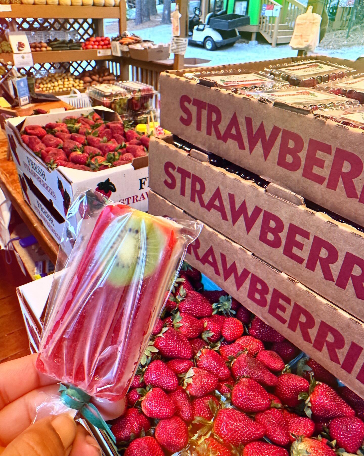 Our Fruit pops &amp; Sorbets are making their annual spring return ! Currently available 🥝🍓Kiwi Strawberry &amp; 🍋 Lemonade Fruit pops &amp; Strawberry sorbet 🍓

More to come as more fruits come into season 😋