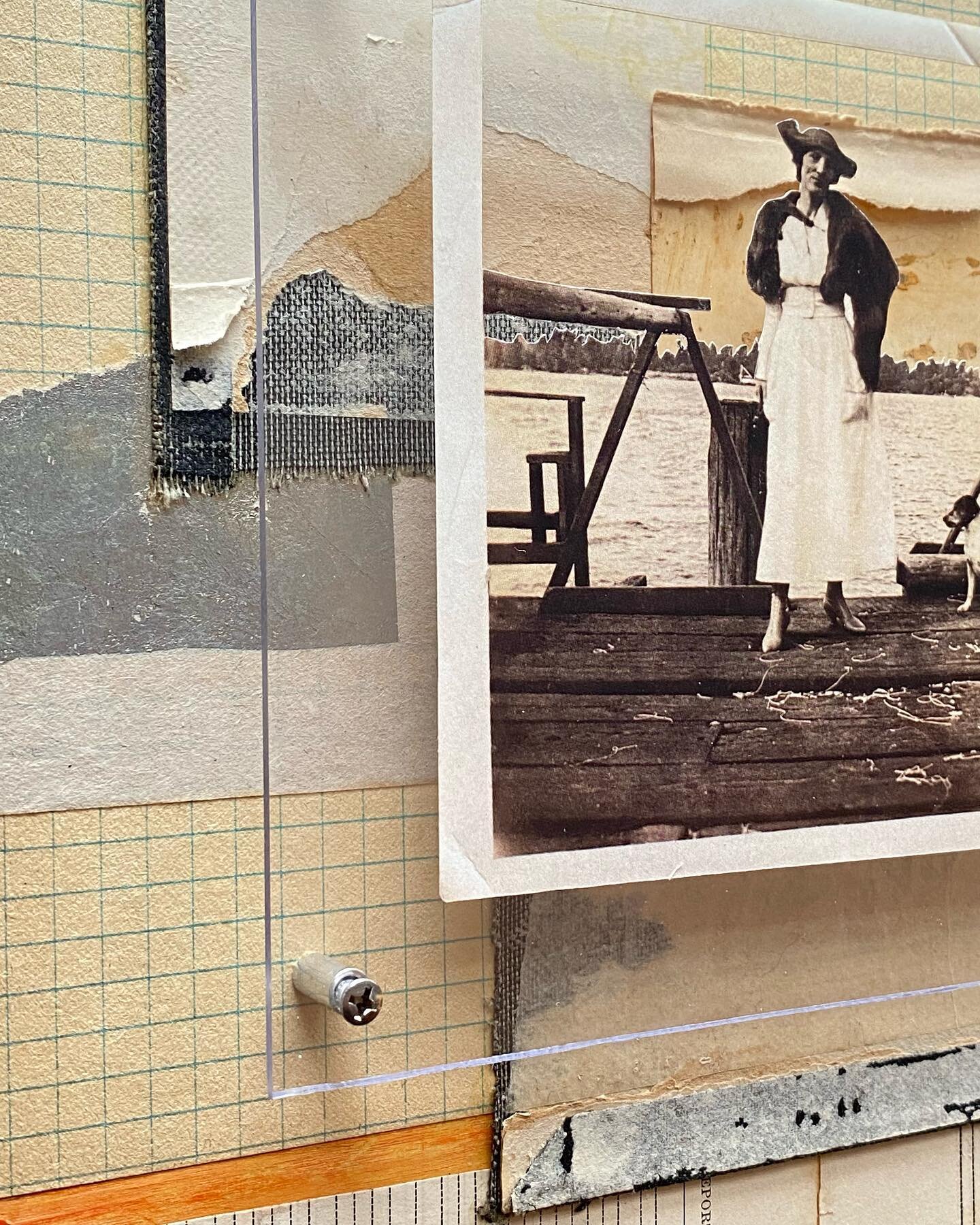 &hellip;details. And final piece, glued and screwed.
#mixedmedia #collage #foundphoto