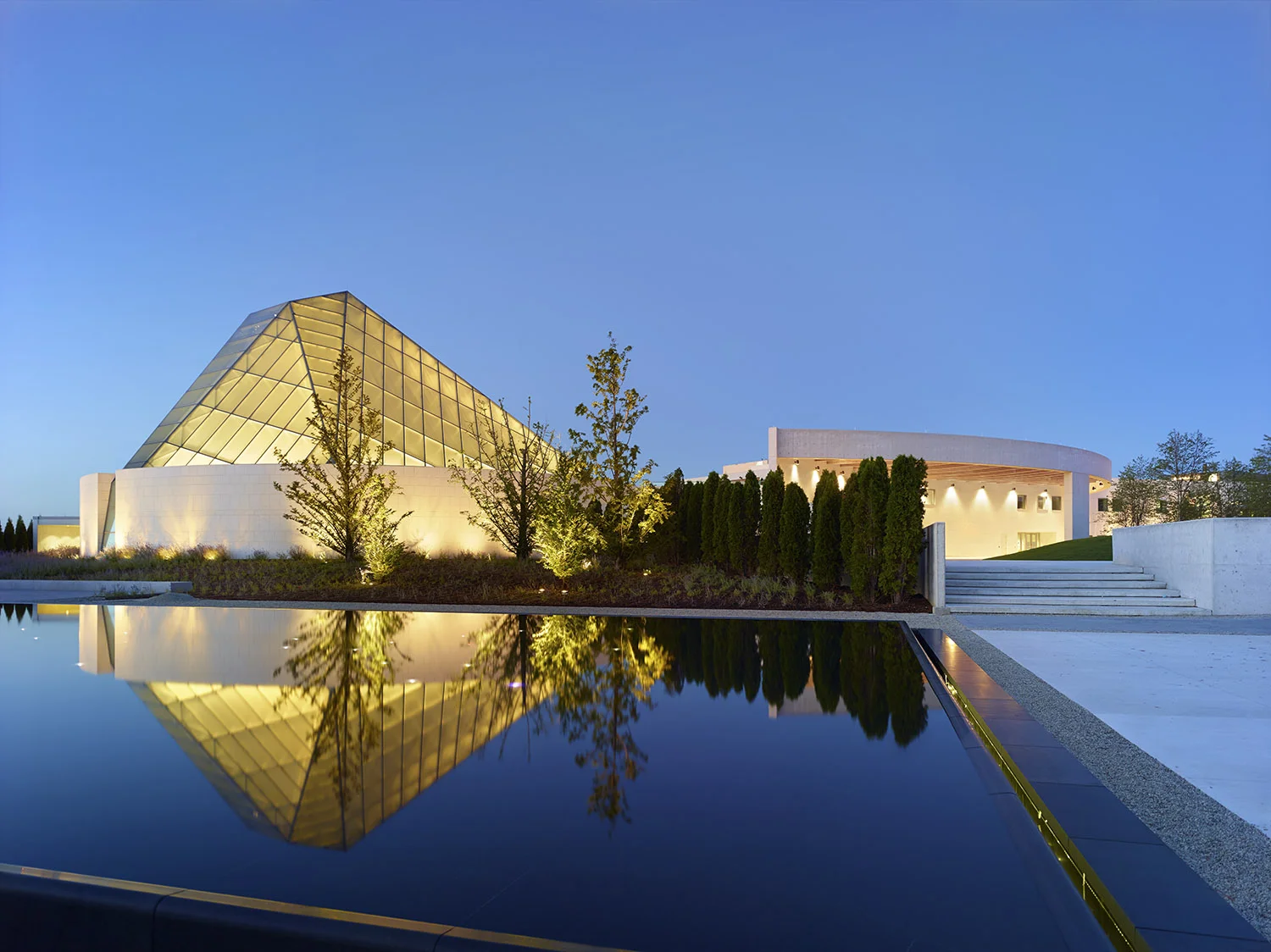 Ismaili Centre Toronto1.jpg