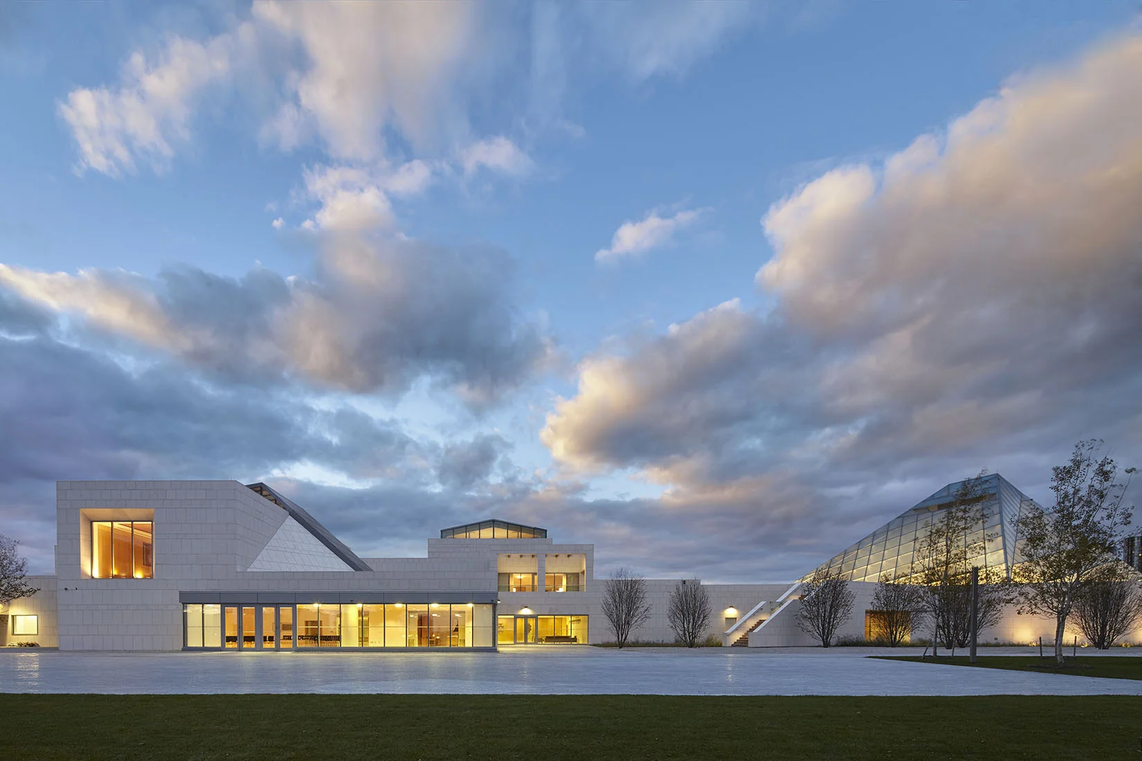 Ismaili Centre Toronto8.jpg
