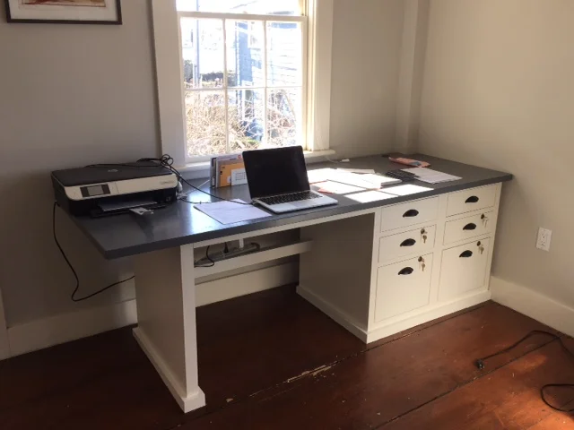 Desk.jpg