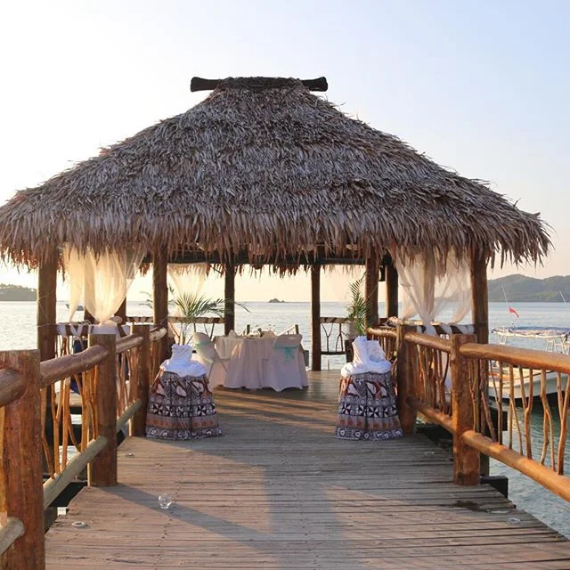 What a beautiful setup for a Fiji wedding !! #love #wedding #shesaidyes #destinationwedding #bula #fiji #honeymoon #newlyweds #whileinfiji #tropicaisland #beautiful #celebration #ido
{ photo by solique studio }