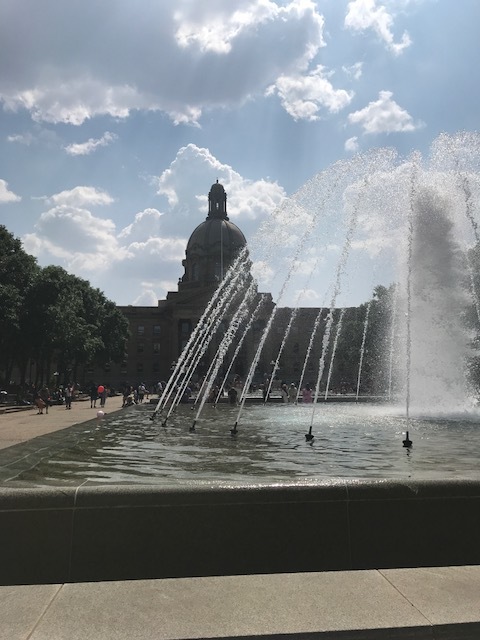 Water fountain at the Edmonton Legislature Building
