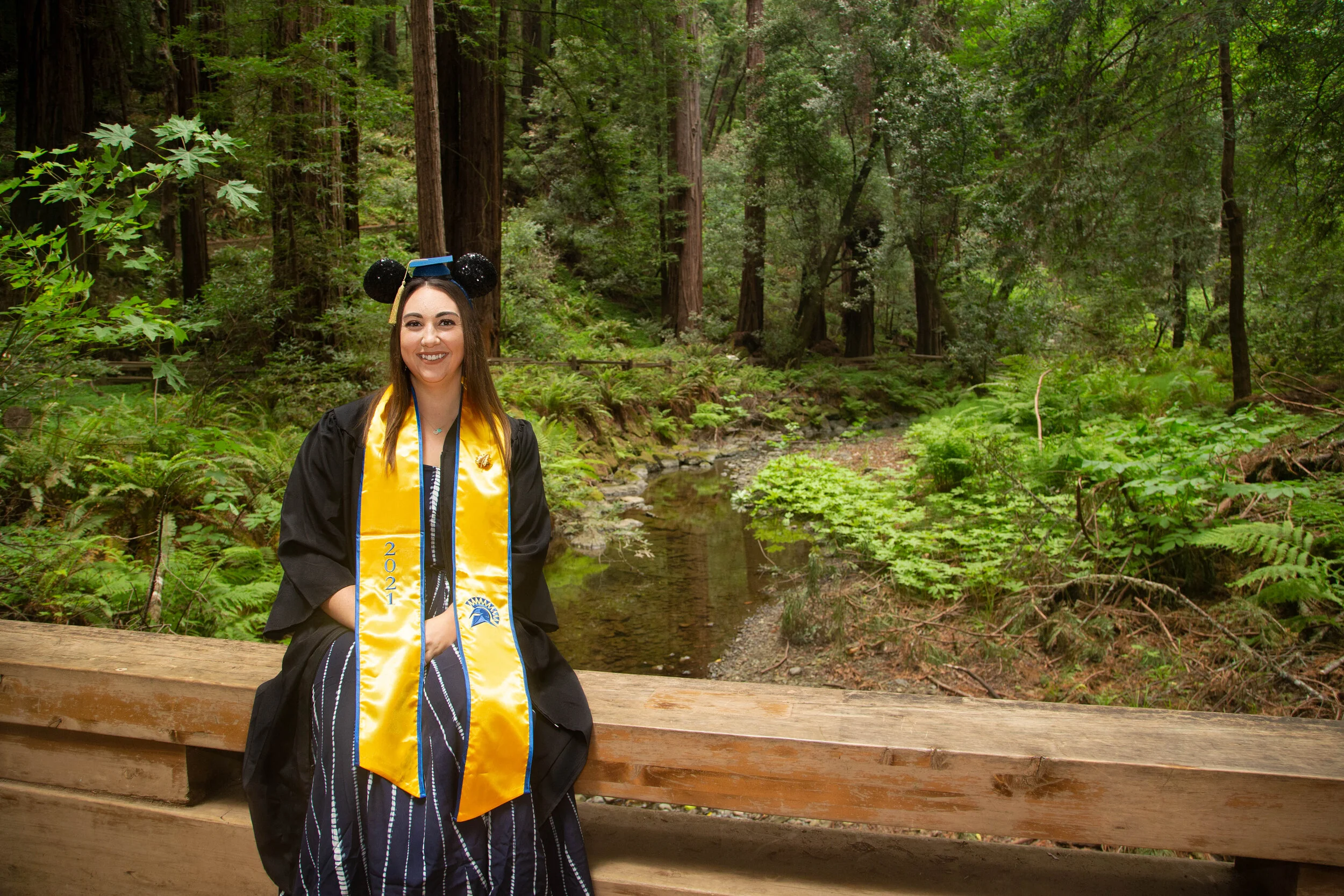 Halie_Grad-01.jpg