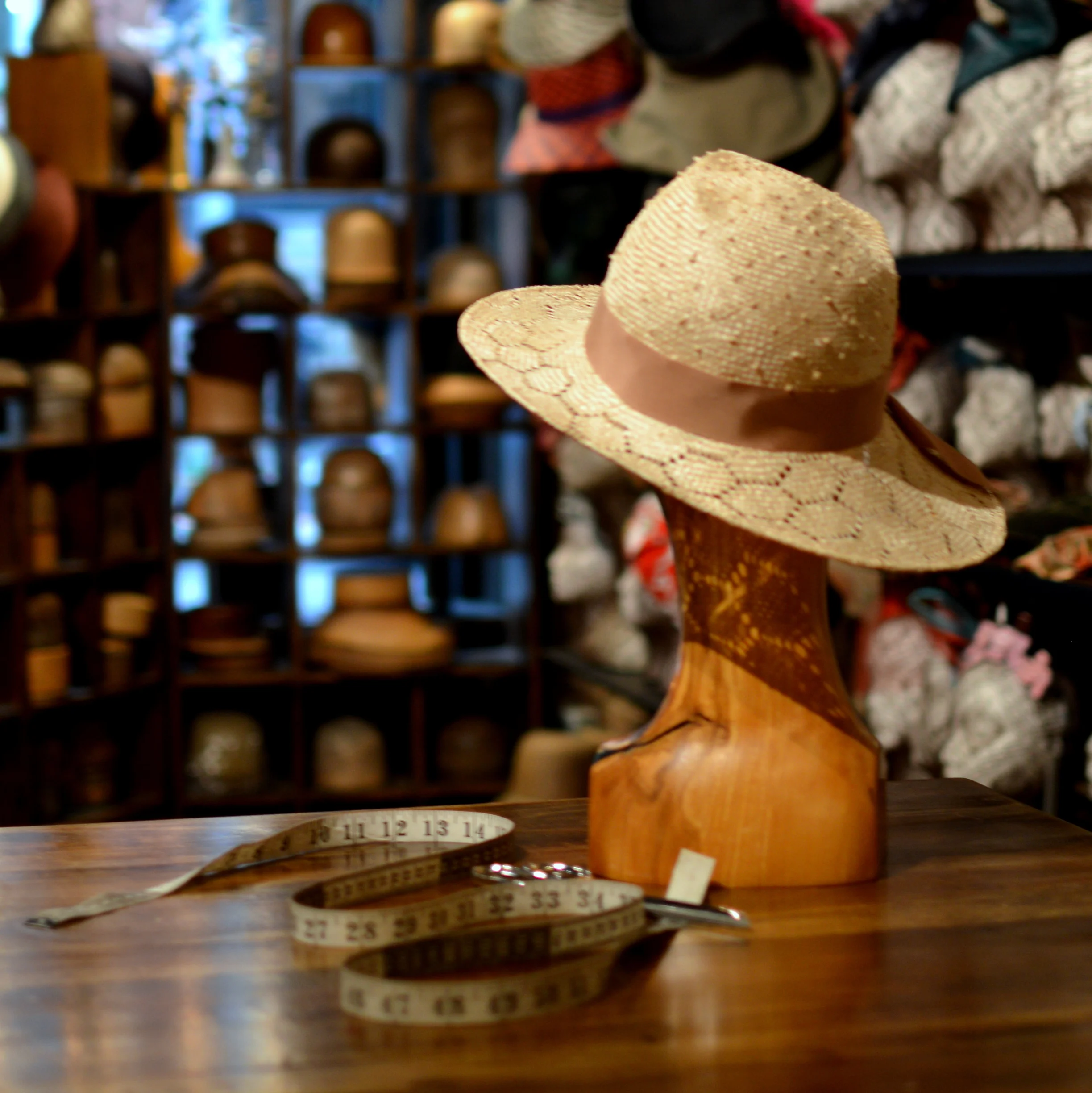 Femme Fatale - Forties inspired widebrim sunhat in fancy weave sisal straw side