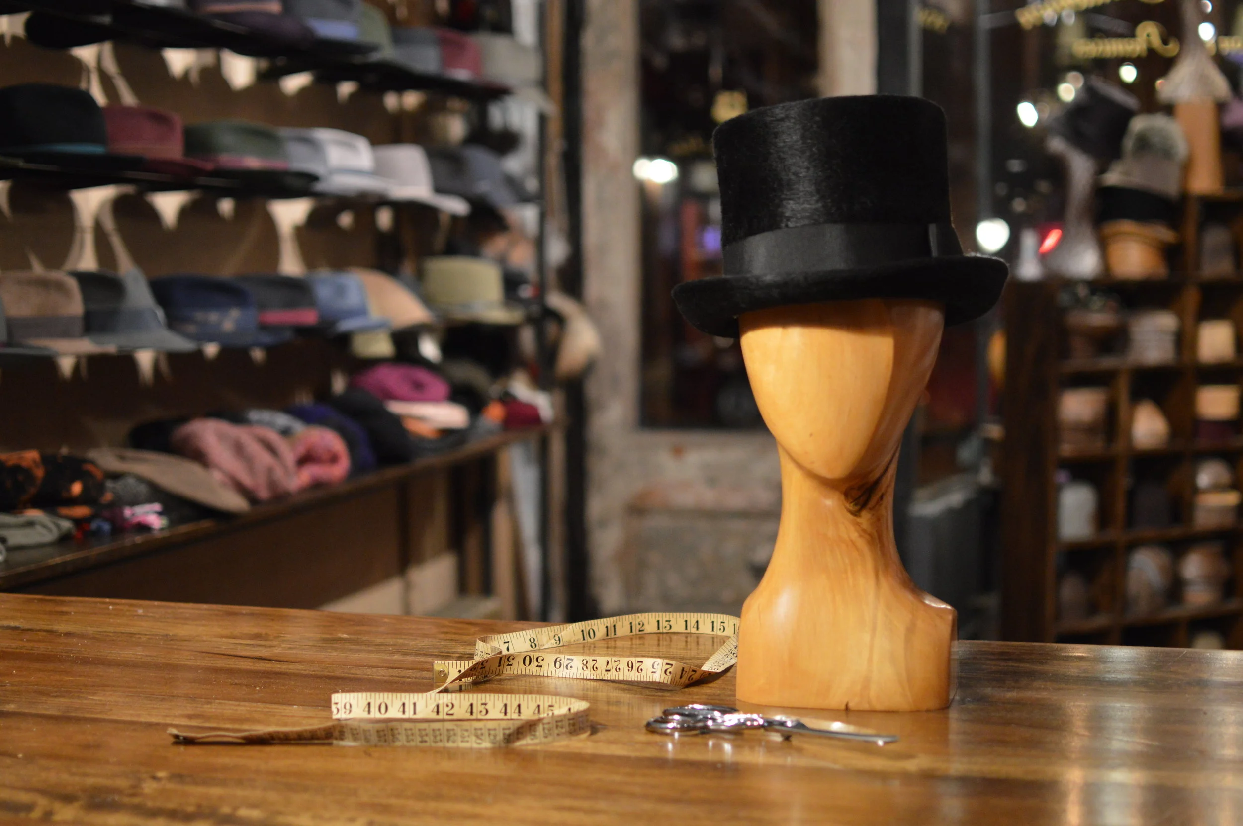 5.5 inch top hat in beaver finish fur felt, an absolute classic.
