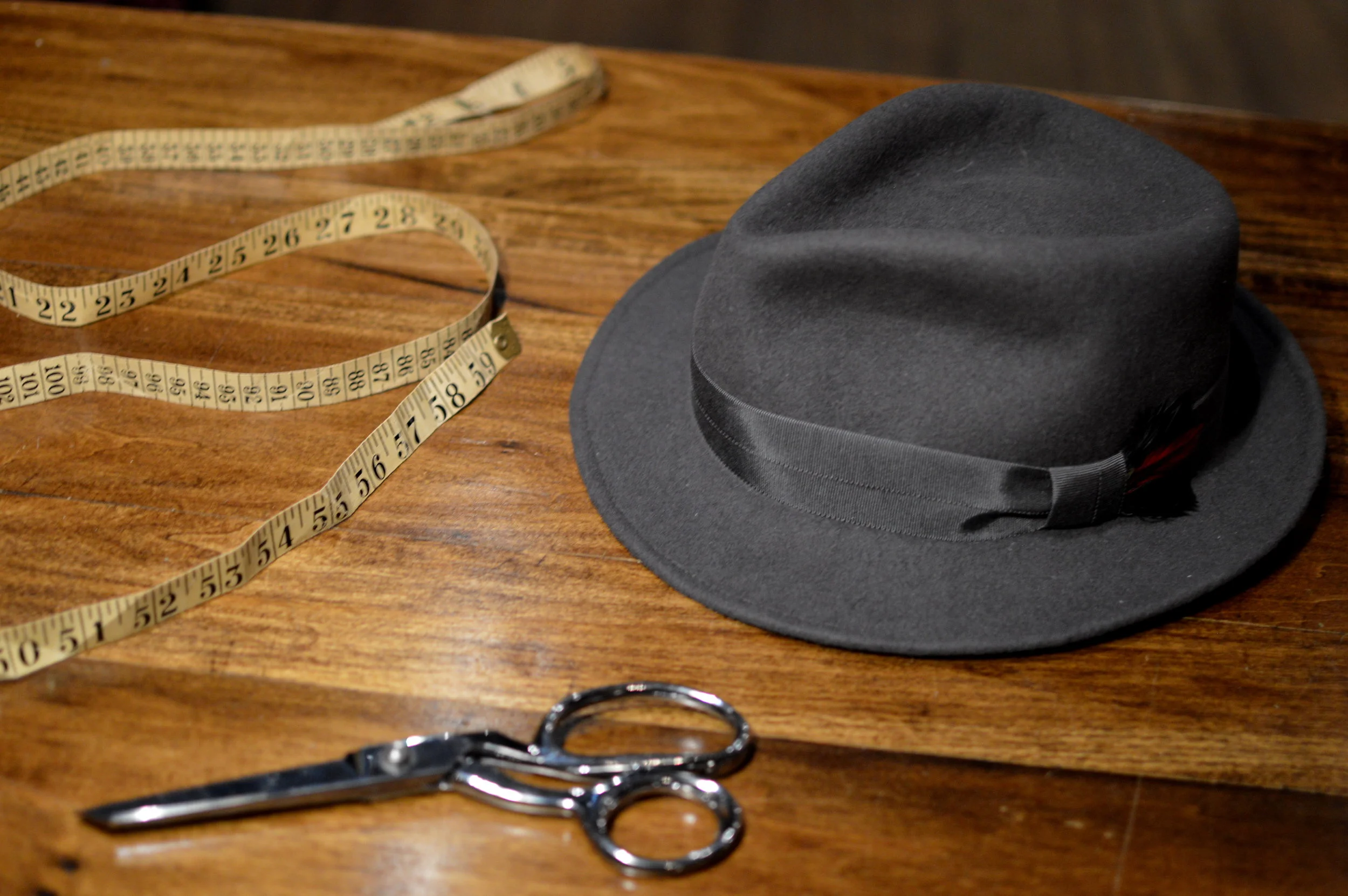 Claude in grey - A traditional short brimmed Feldora.