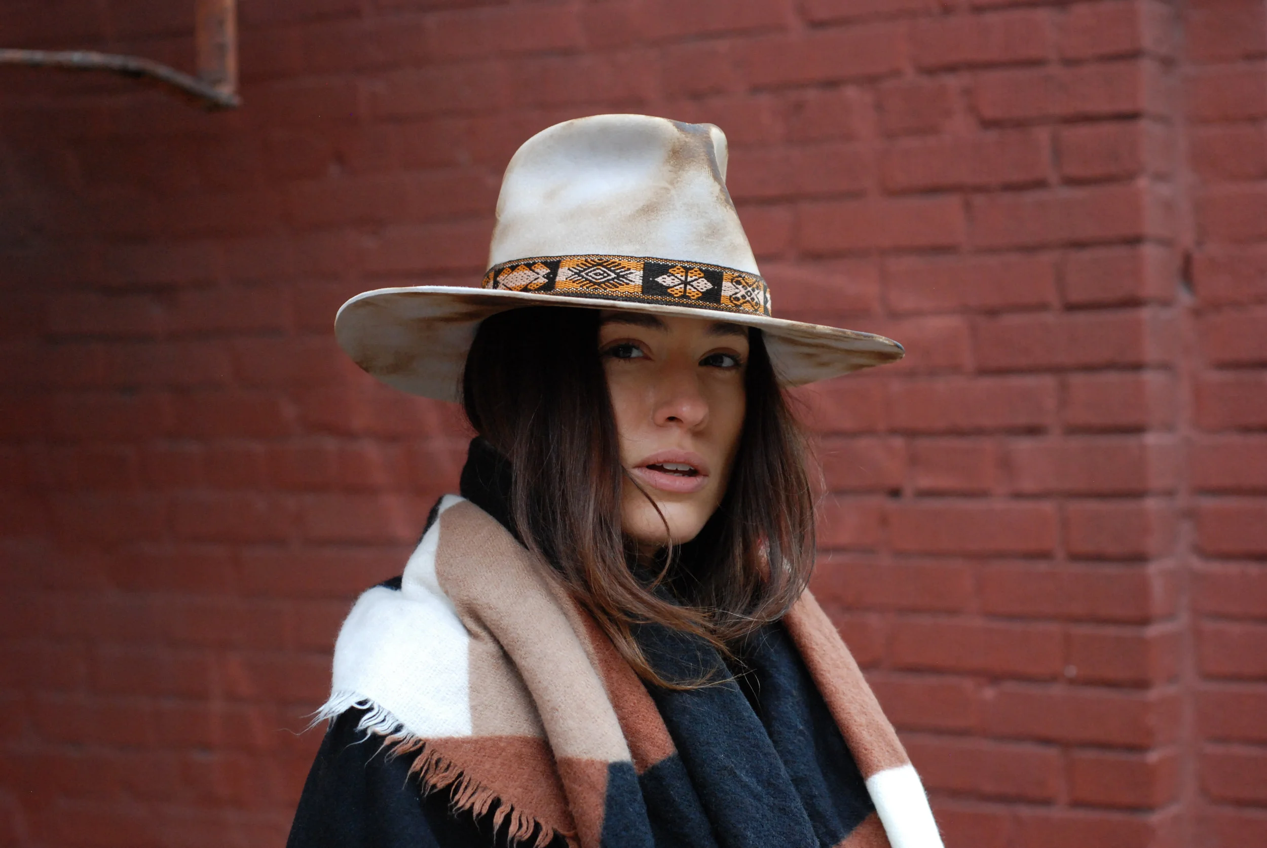 Austin - Distressed flat brim felt hat