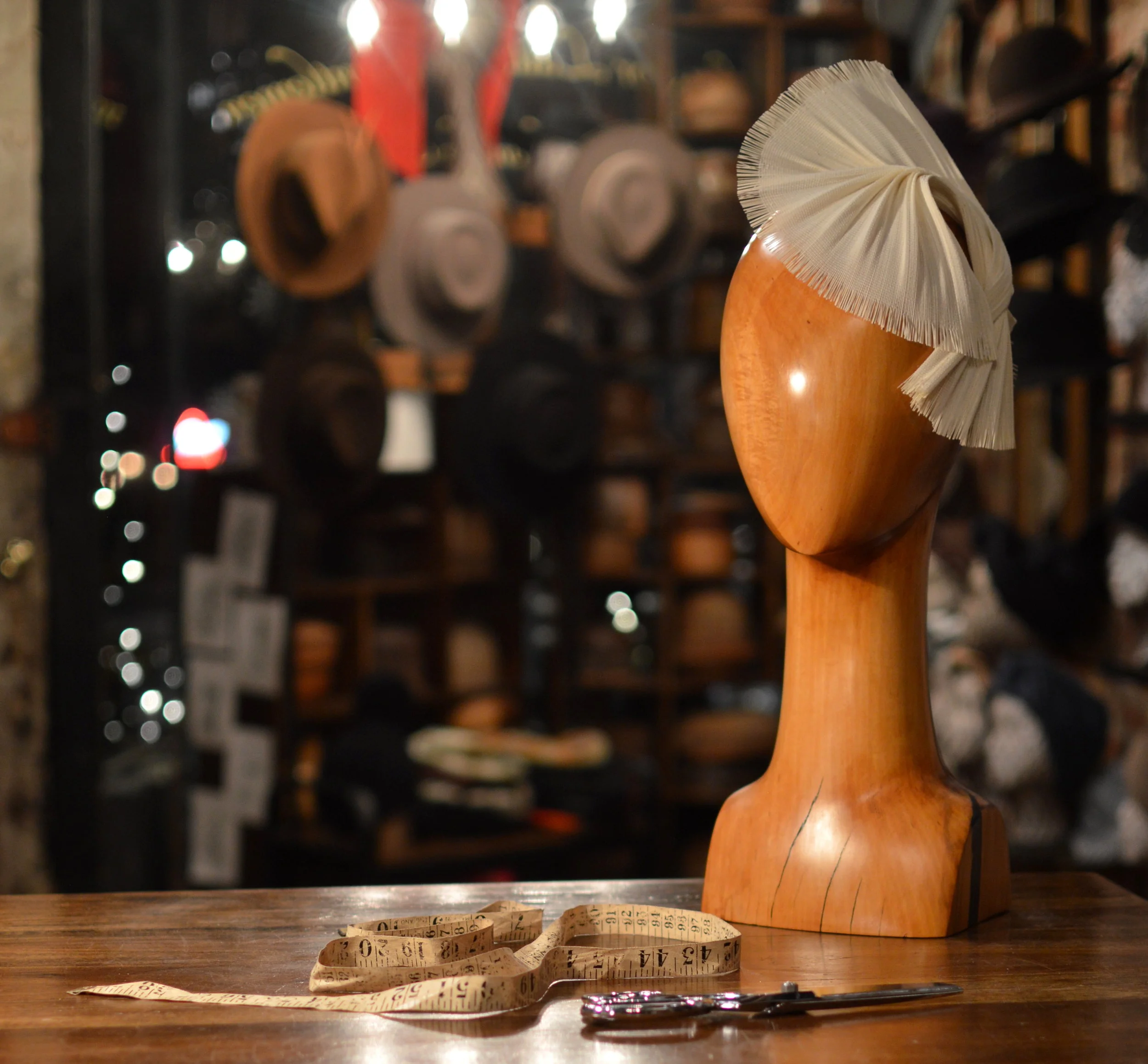 Jinsin Fan in White - White fan fascinator in simply elegant Jinsin straw, deco inspired