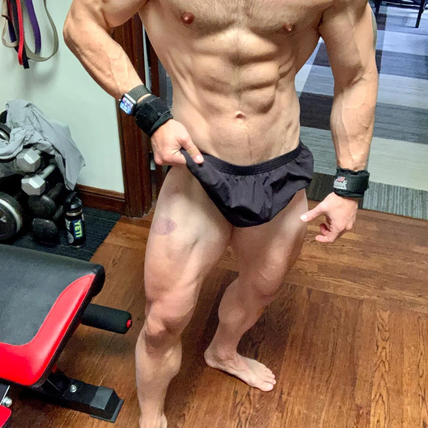 2021. Return to the stage? 💭

@californianaturalmuscle 
@wnbfofficial 
#designmuscle
#graphicdesignmuscle 
#brainandbraun
#optimism #motivation 
#dadsthatlift 
#staystrong 
#naturalbodybuilding
#homeworkouts
#justforfun
#naturalphysique
#drugfreebod