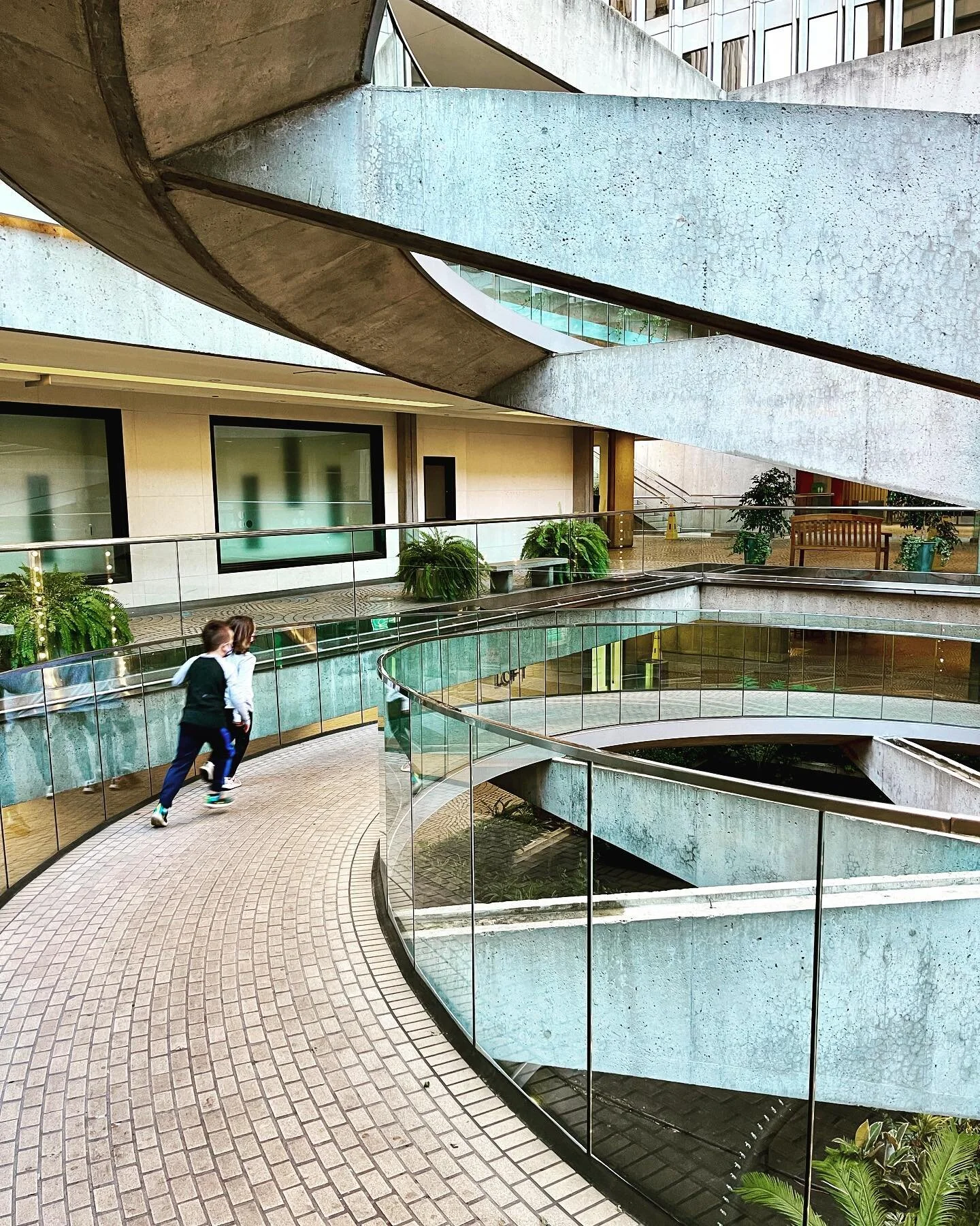 Urban parkour with the kids today 👟
Anyone want to guess this spot? 

#sf #parkourkids #urbanrunners #freerun