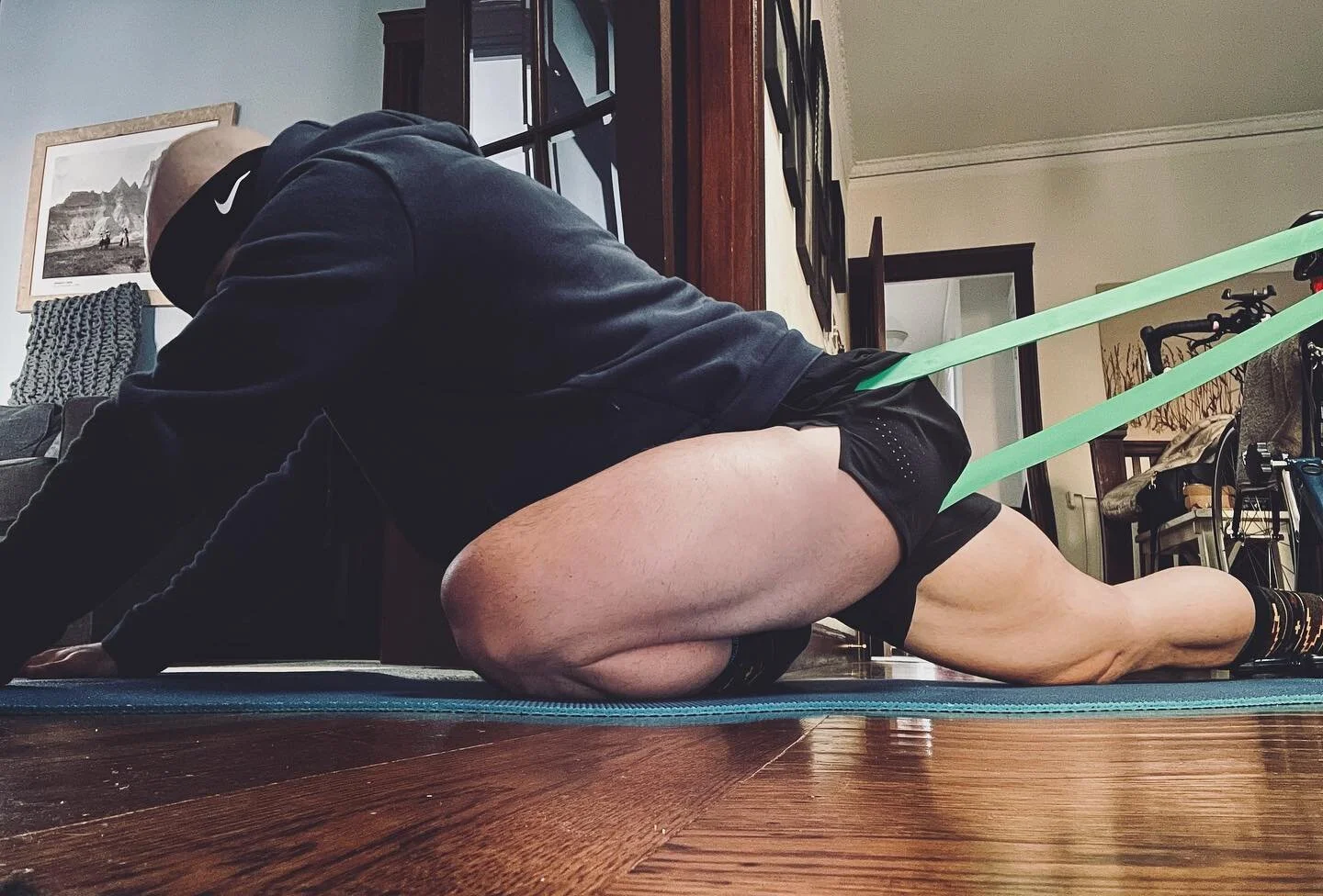 🦿So hip. 

Keep your morning stretch routine &ldquo;hip&rdquo; with a banded pigeon pose 🐦

⚡Pulls open the hip flexors
⚡Legthens the IT band
⚡Gets them glutes

🚧 Folks with iffy knees should not tuck the leg as much

#stretching #bands #poweryoga