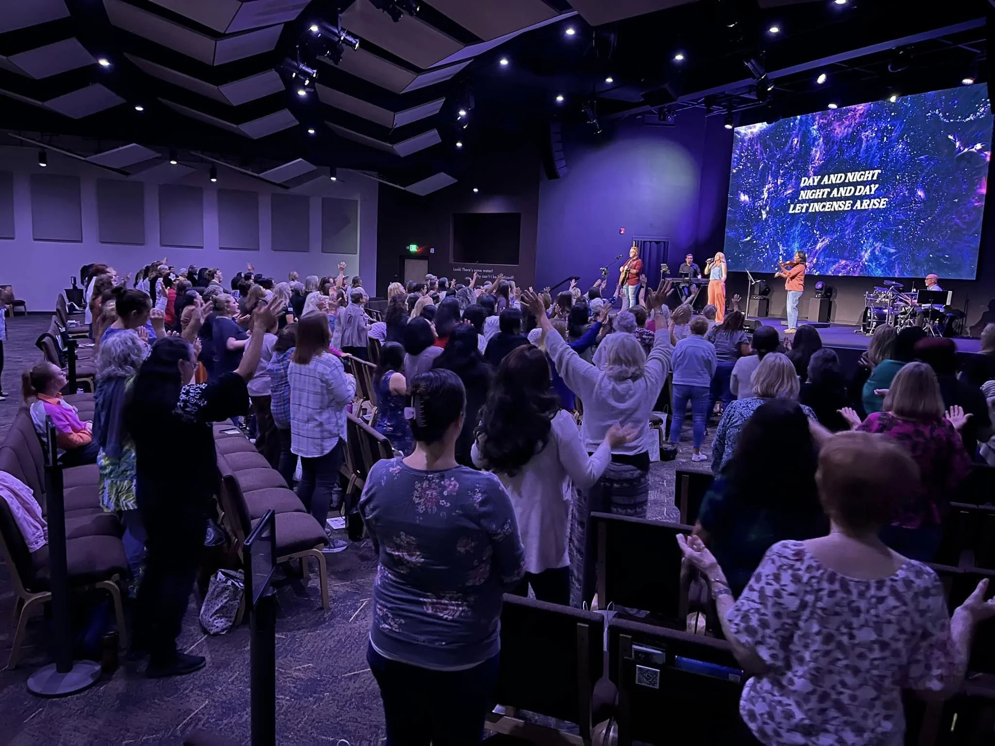 Equip Worship.jpg