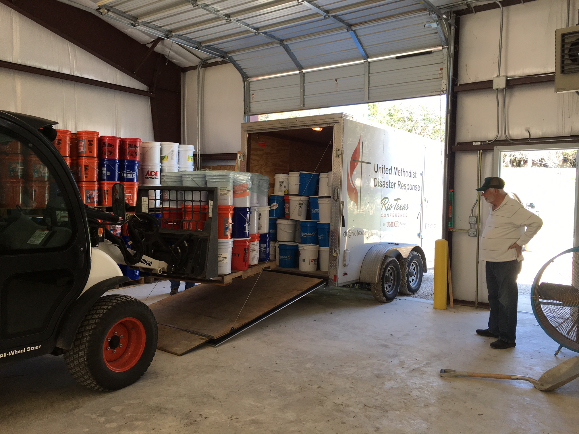  Rio Texas Disaster Response fills trailer with flood buckets to be sent to flood victims near the Sabine River.&nbsp; 