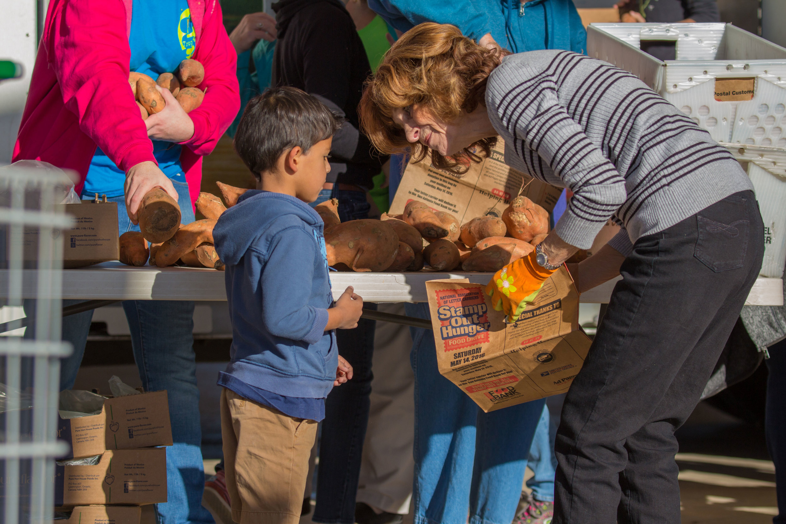 20161123-Bracken-UMC-Food-Drive-01.jpg