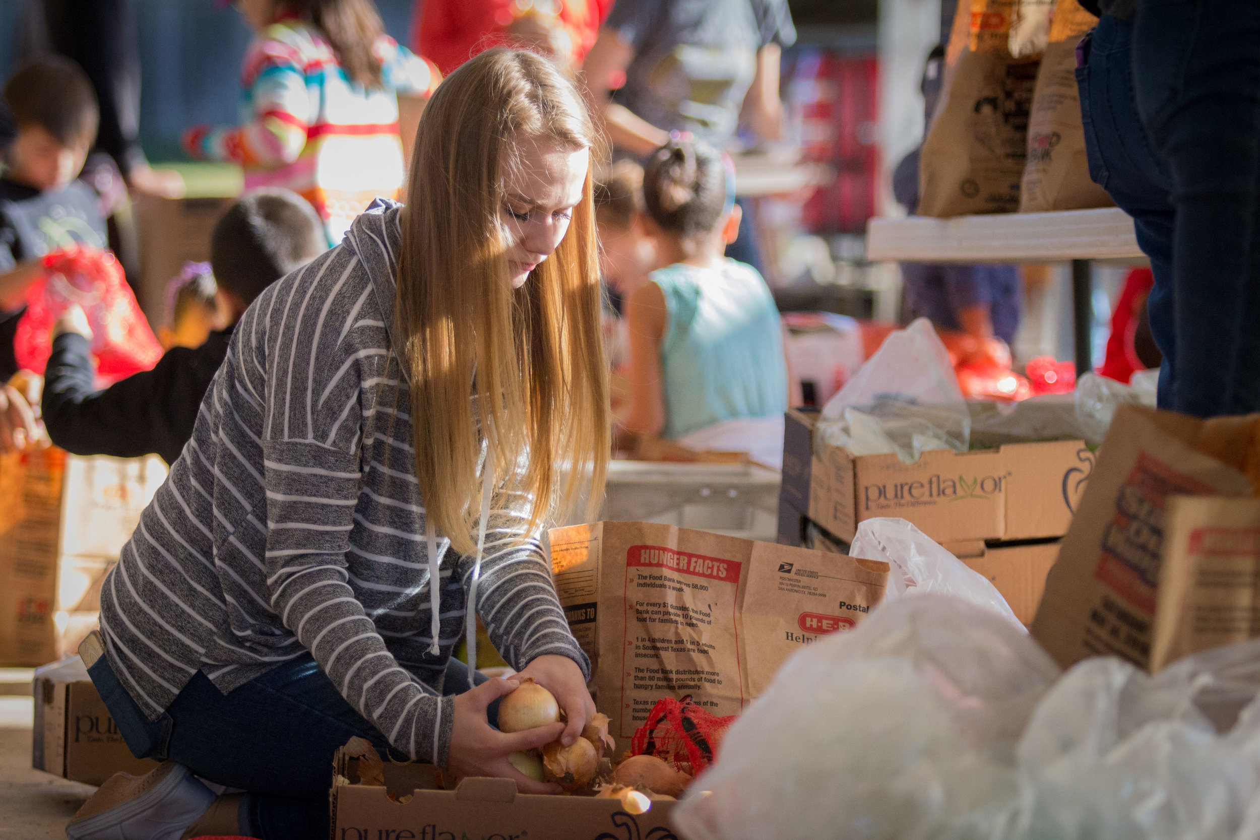 20161123-Bracken-UMC-Food-Drive-04.jpg