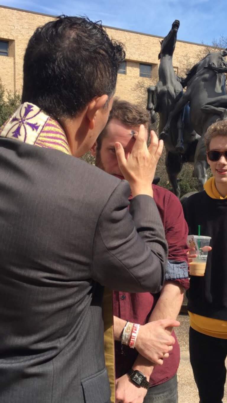 Students receive “Ashes on the Quad” at Texas State Photo Credit: Becca Gray