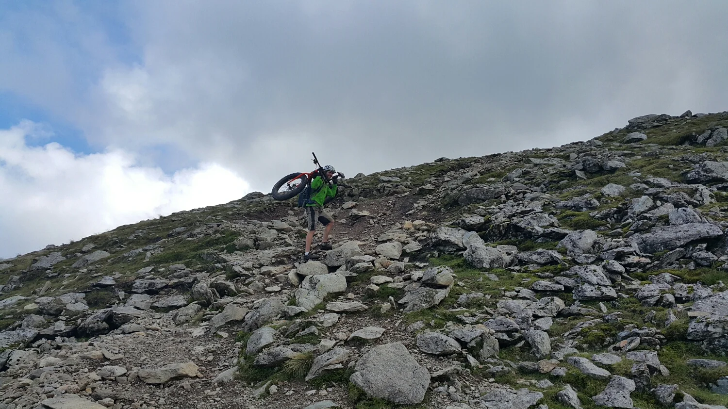 This is how to climb a Dodd. Pete showing how it's done.