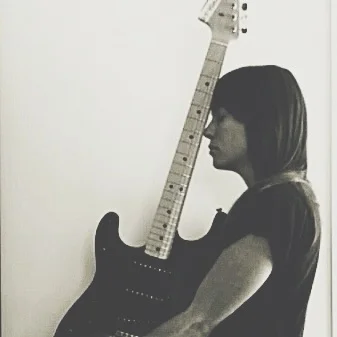 ali beletic guitar