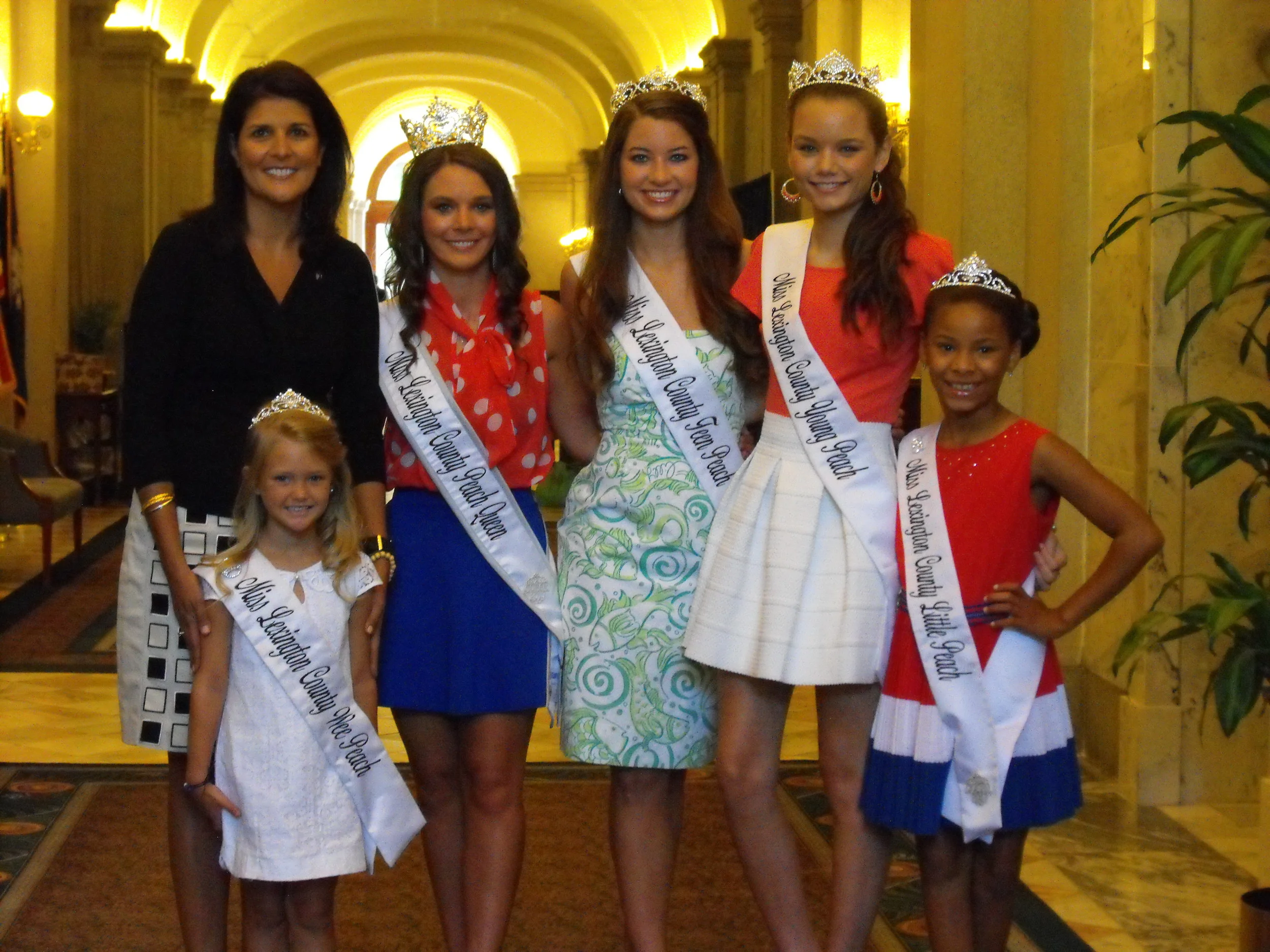 Left to right:&nbsp;&nbsp;Governor Haley, Sarah-Katherine Cantrell, Micaela Campbell, Cadie Brooke Hall, and Madi Bacon.
