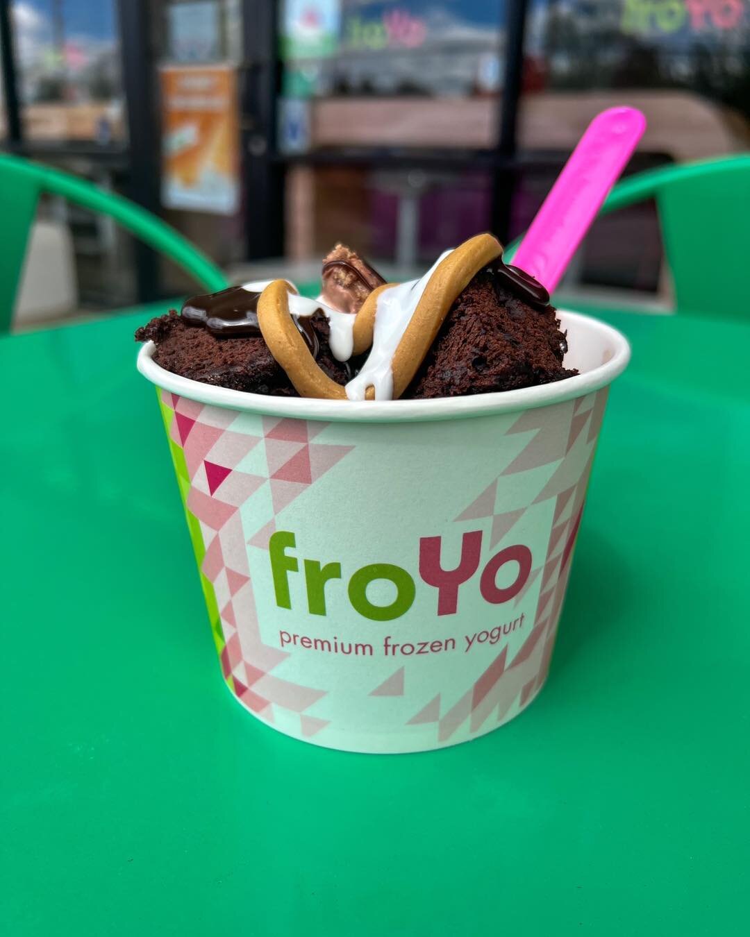 Happy Friday! Indulge in our Dutch chocolate froyo today, topped with Reese's, brownie bits, hot fudge, peanut butter, and marshmallow sauce. It's a decadent treat to kick off the weekend right! #314together #bewellstl #froyostl #gelato #tasteofstl #