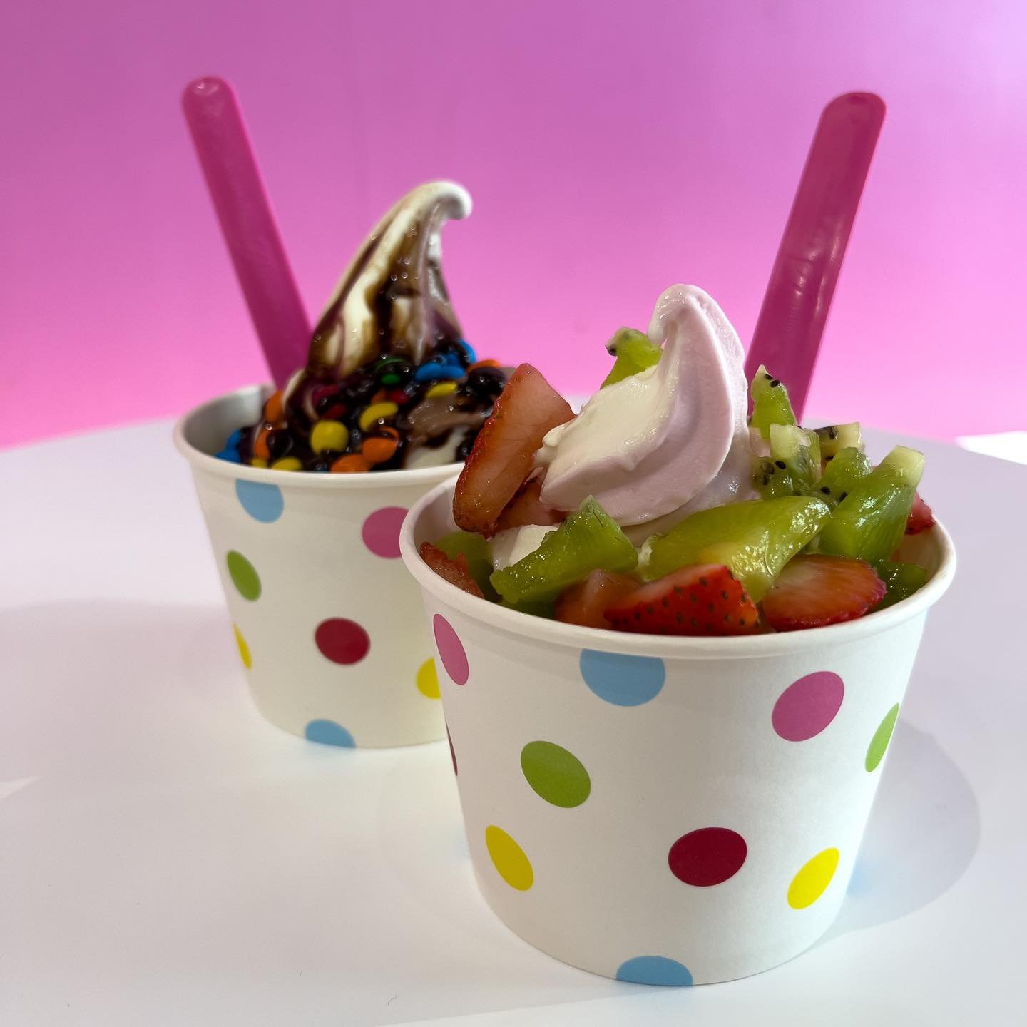 Sunshine and swirls on this terrific Tuesday! ☀️🍦 Grab your cup of happiness and enjoy the beautiful weather! #PerfectDayForFroyo #SunnySwirls #TreatYourselfTuesday #froyostl