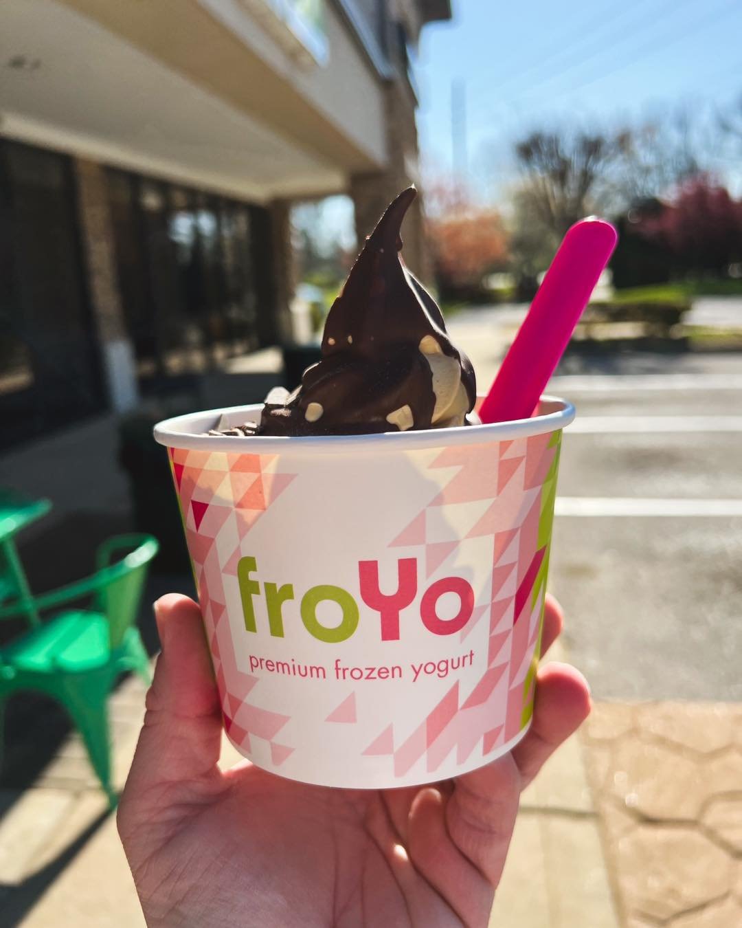 Nothing beats soaking up some sun with your favorite froyo in hand! 🌞🍦 Dive into deliciousness and savor this bright day to the fullest.

 #SunAndSwirls #FroyoWeather #SweetTreat #FroyoLovers #YogurtHeaven #SunnyDays #ChillAndRelax #FroyoSTL