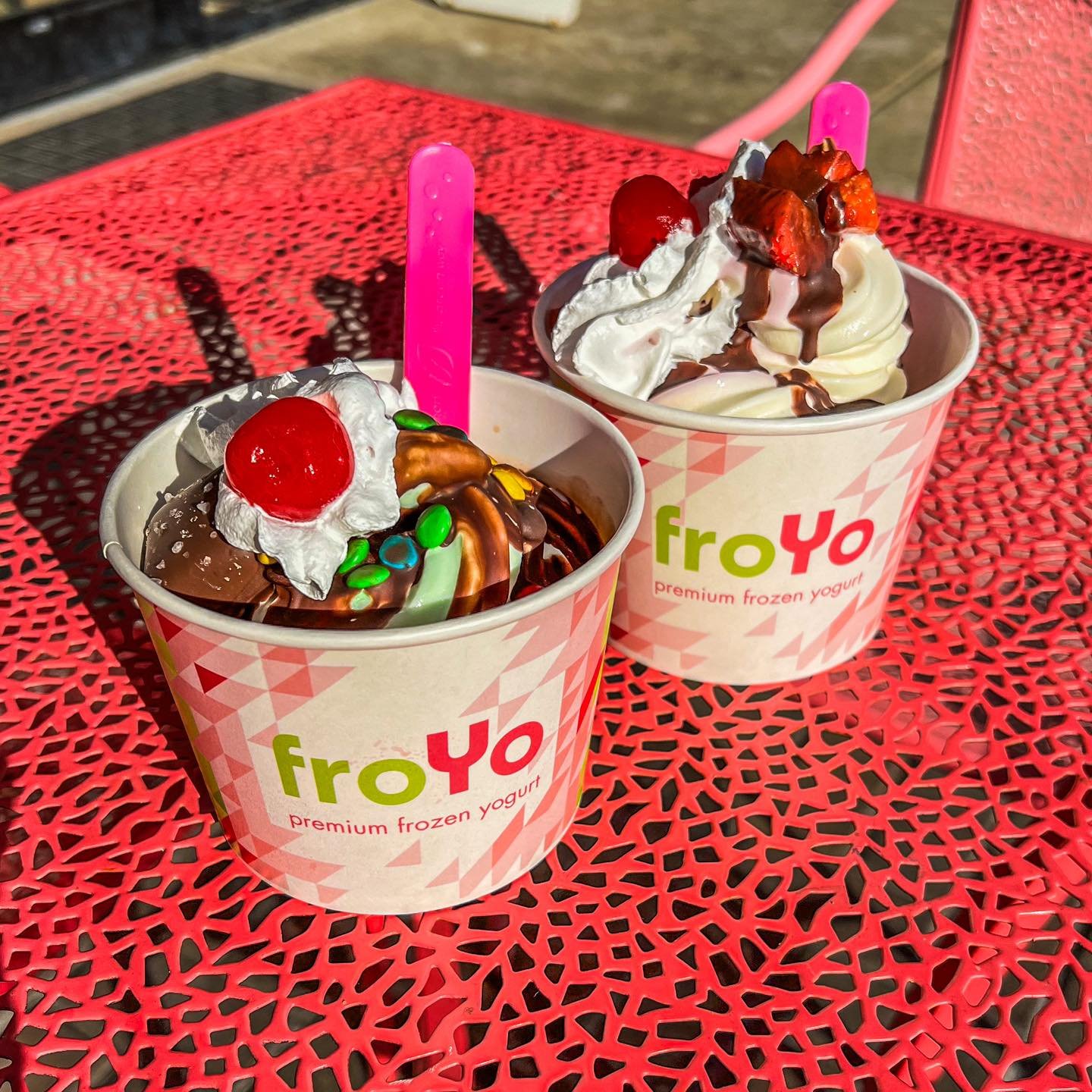 Hey Froyo fans! 🍦🌈 Why not make this Tuesday extra sweet? Treat your bestie to a delicious frozen yogurt adventure! Whether you're into classic vanilla or Pomegranate Raspberry, share a bowl and sprinkle on the smiles. 🥄✨

#BestieDayOut #FroyoFun 