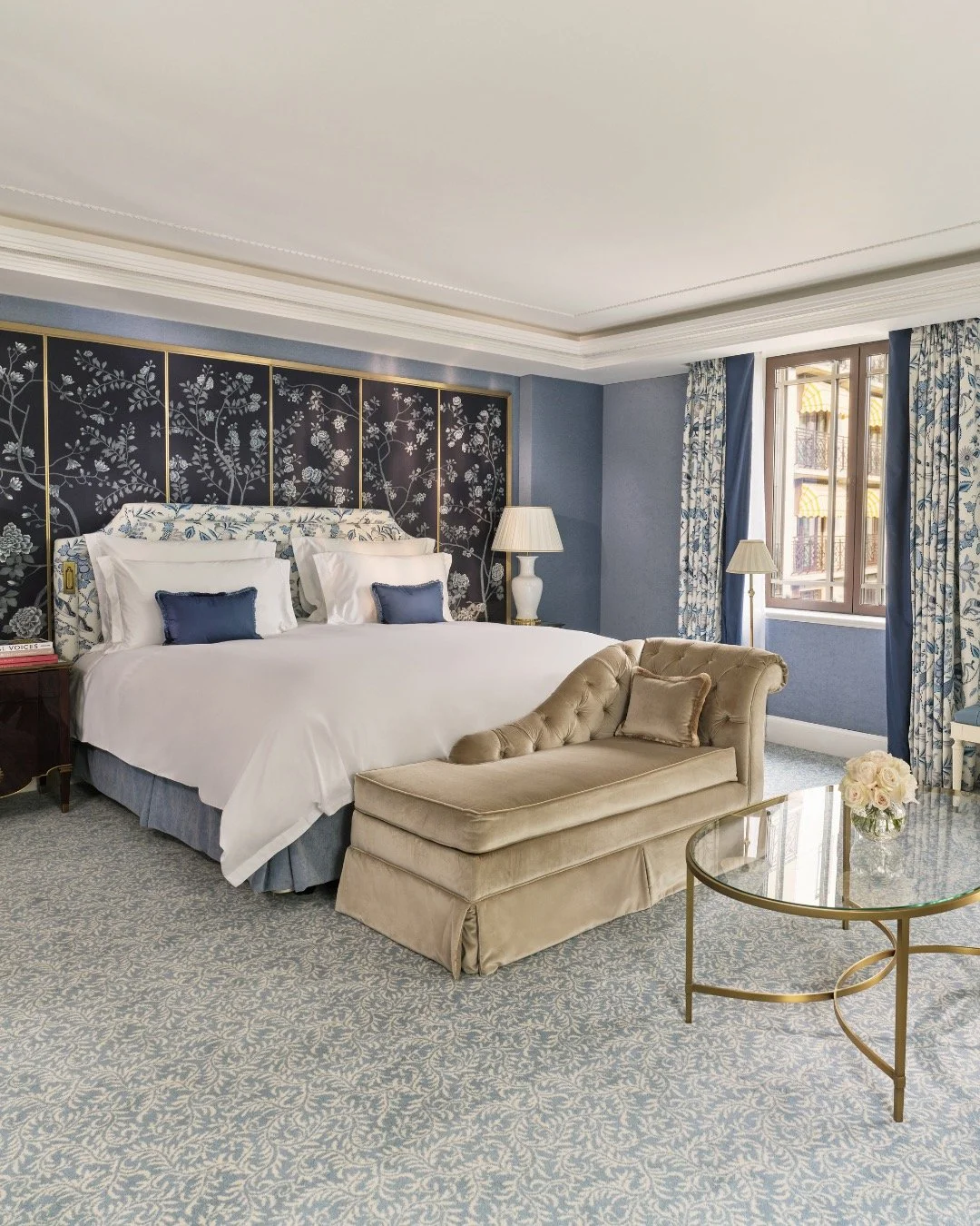 When clients ask me what truly elevates a romantic city stay, my answer is always the same: the details you don&rsquo;t have to ask for.

@dorchestercollection delivers this beautifully across London and the English countryside &mdash; from Hyde Park