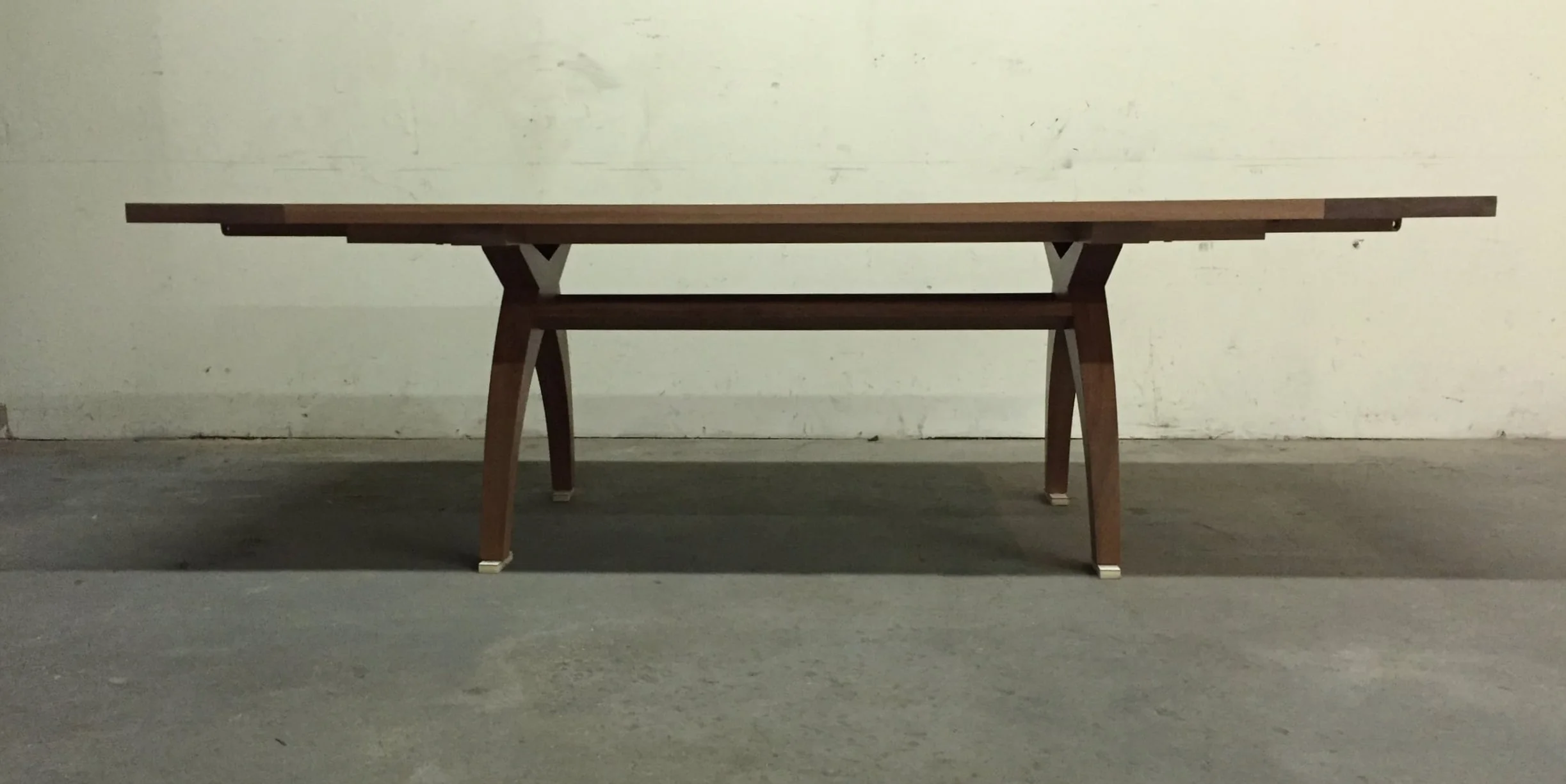 The Dea dining table in mahogany