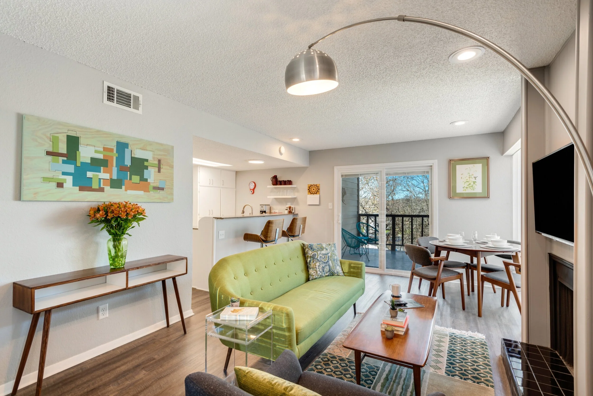 The Retro - 2 bed / 1 bath