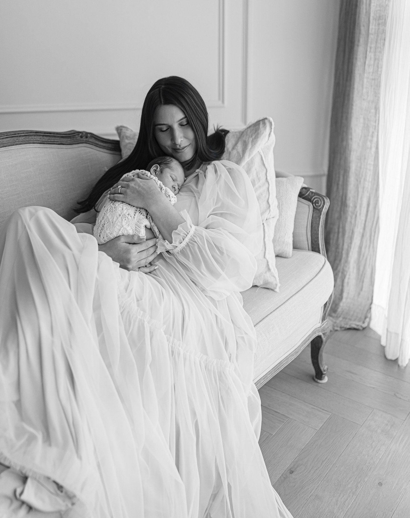 In the stillness of the early days, precious love blooms in the gentlest of ways.

Little Siarah, 14 days new &hearts;︎ 

Melbourne Maternity &amp; Newborn Photographer / Family Sessions / Mother &amp; Baby Closet

📍South Morang Studio
Enquiries: @t