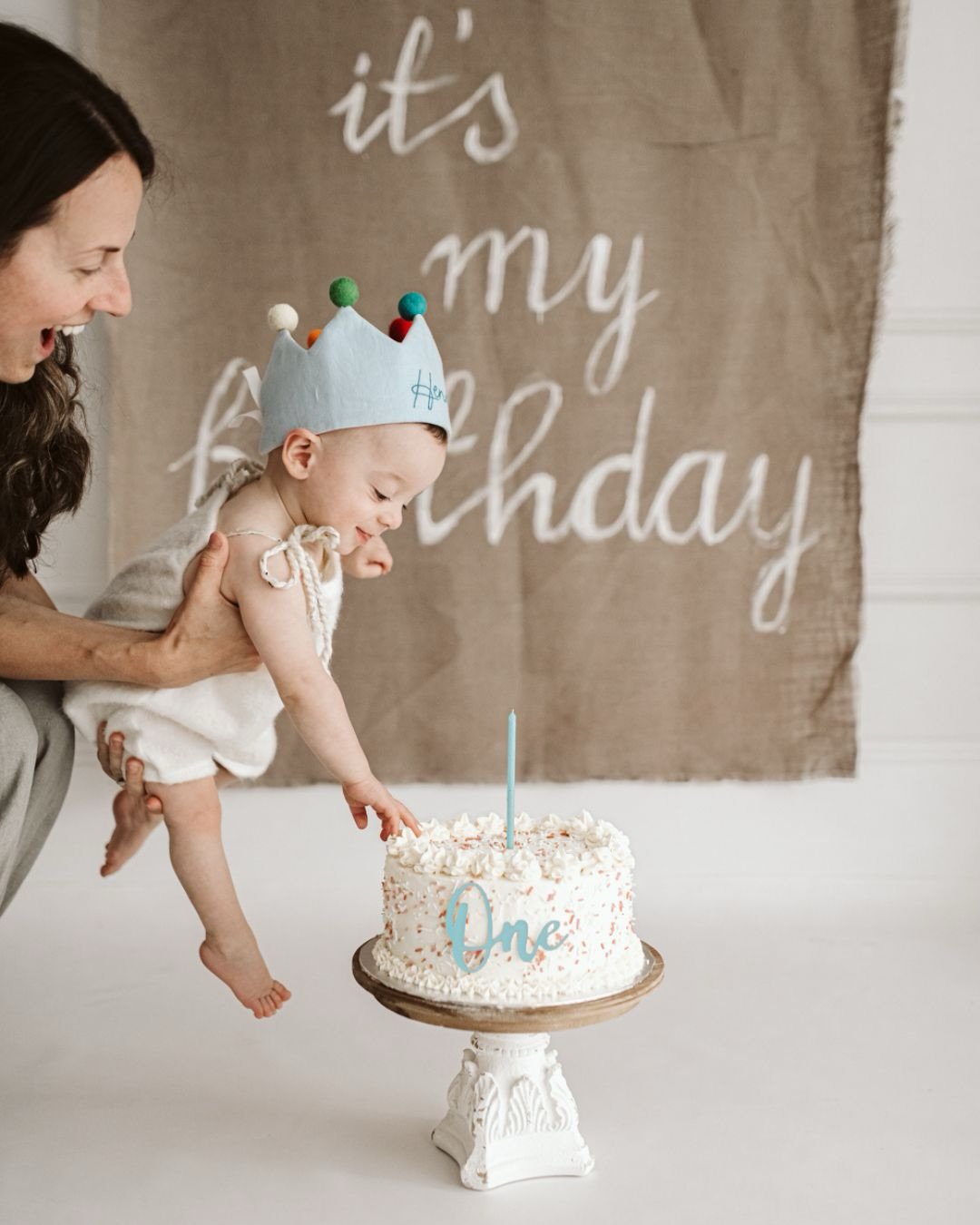 Happy first birthday, HENRY &hearts;︎ 
A beautiful milestone that holds a whole year of little moments tucked into it. From those quiet newborn nights to the first giggles, tiny kicks, sleepy snuggles, teething tears, and wobbly steps&hellip; every d
