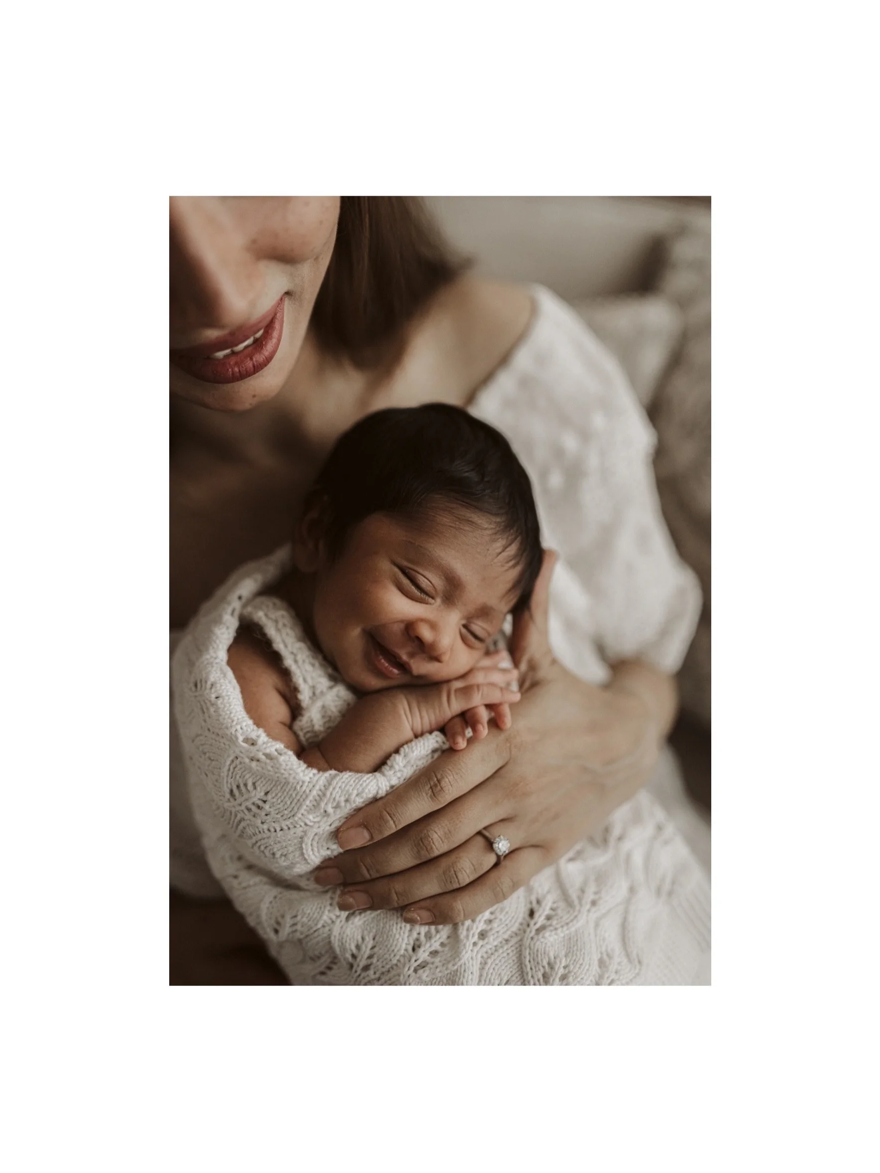 Would you like to spend your newborn session simply holding your baby close?

To feel their tiny body relax against your chest as they listen to your heartbeat. To wrap them in your warmth and watch them settle, comforted by the place they know best.