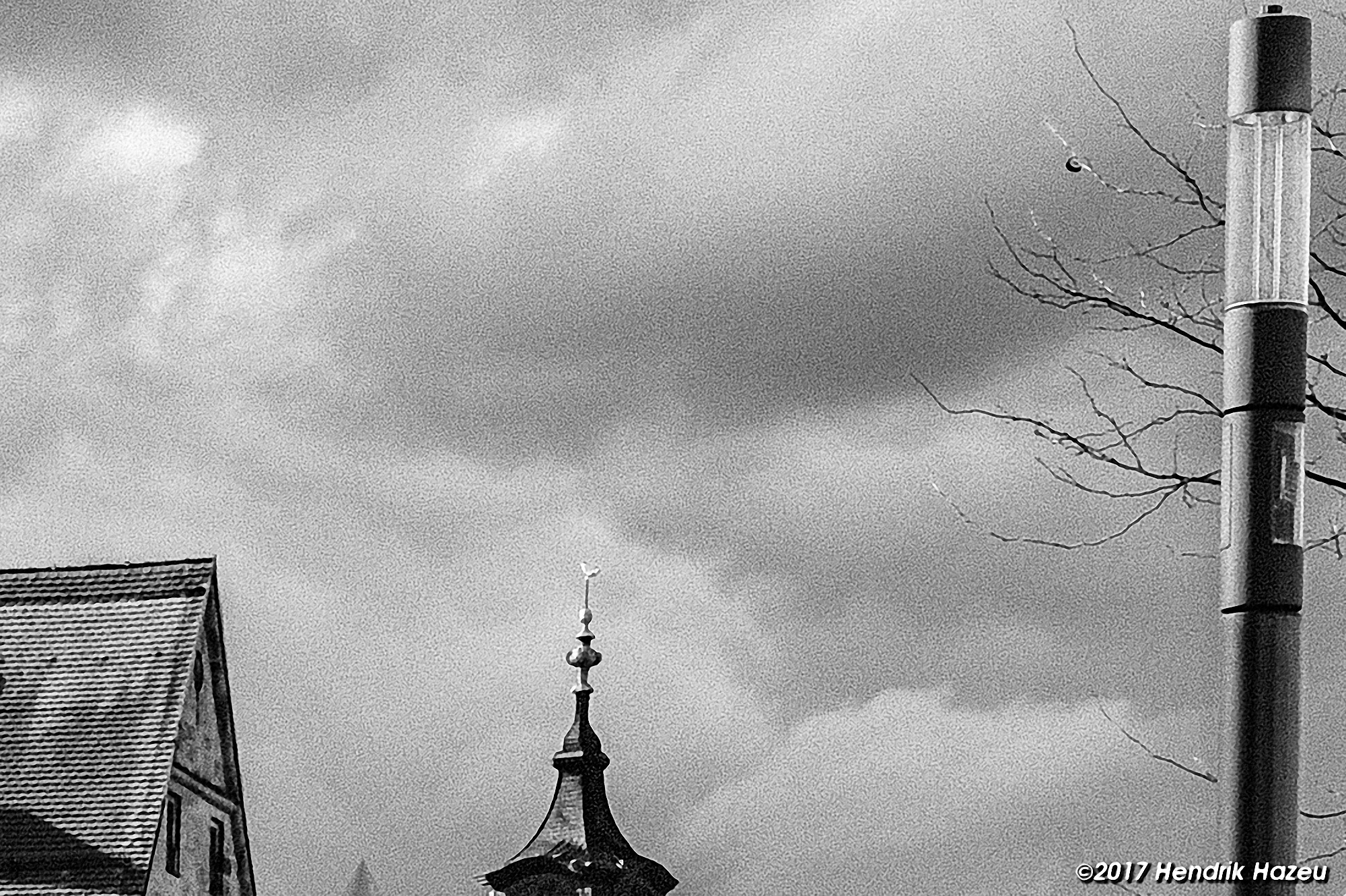 ISO 200, Mono-R, Lo Grain