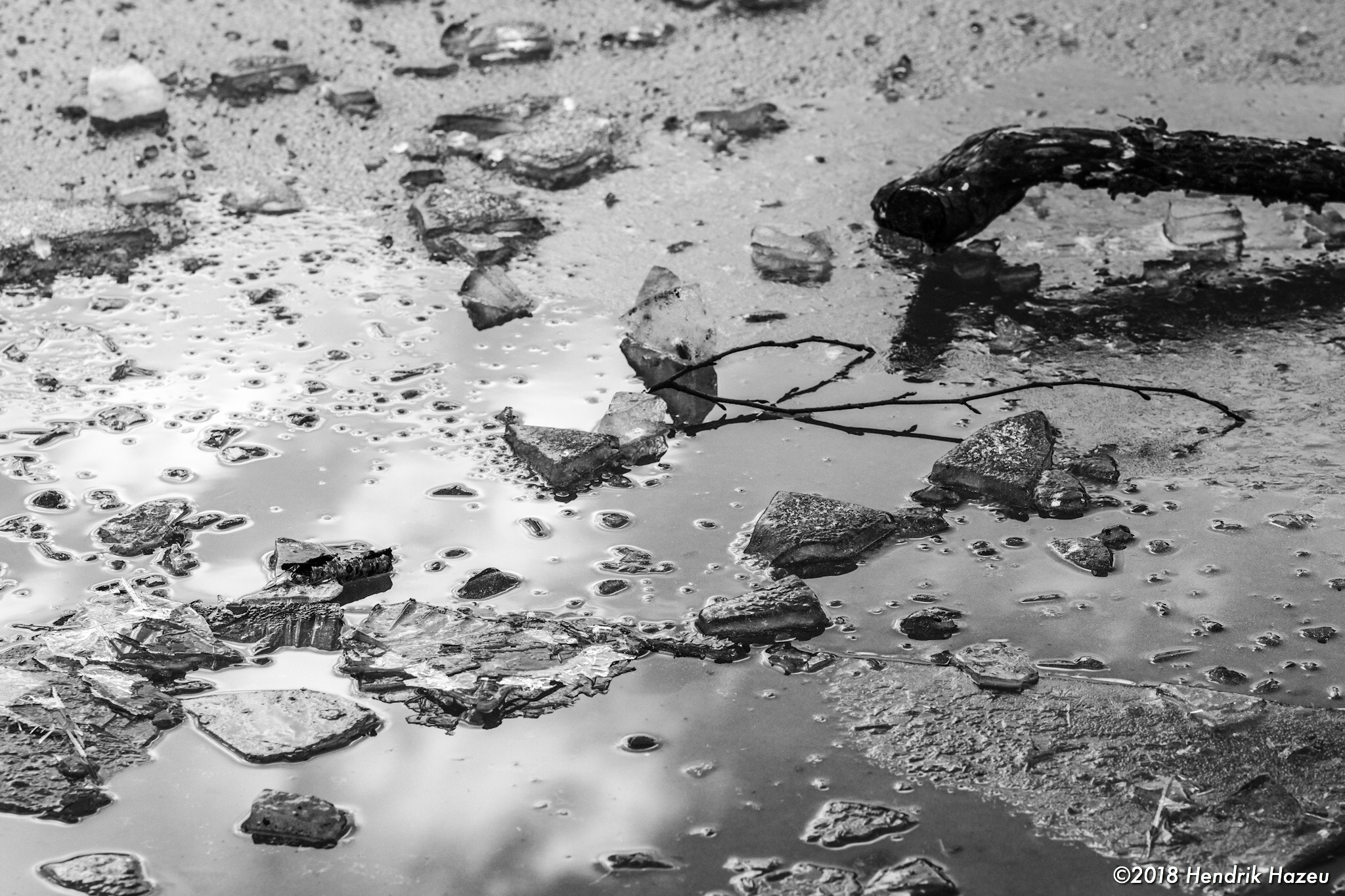 Ice on the River, with XF90mm F2 WR @f/5.6, 1/170sec, ISO200, developed in LR CC mobile