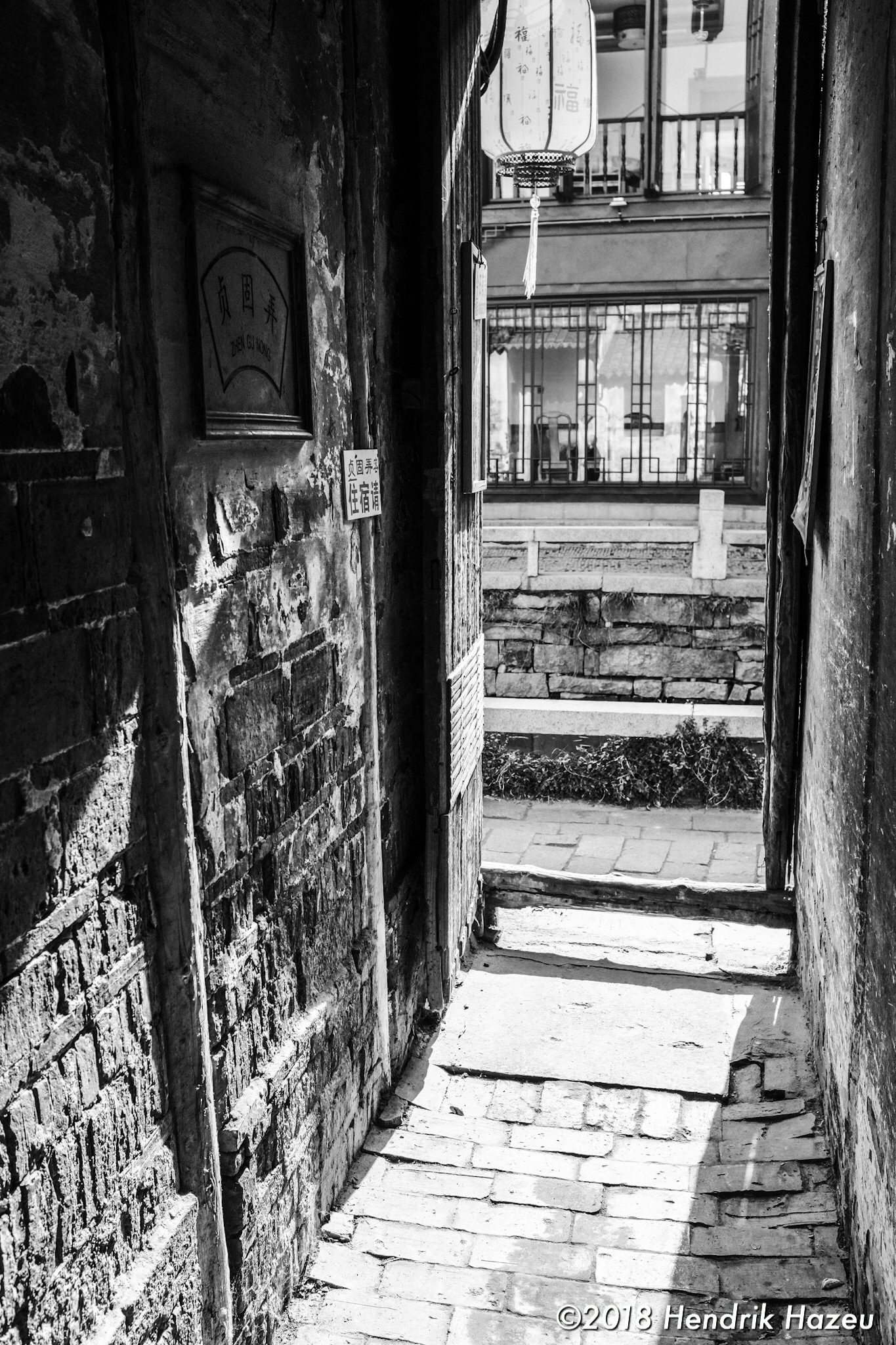 Chinese doorway, Fuji X100F, 23mm f/2 @f/5.6, 1/220sec ISO400 developed in LR CC mobile