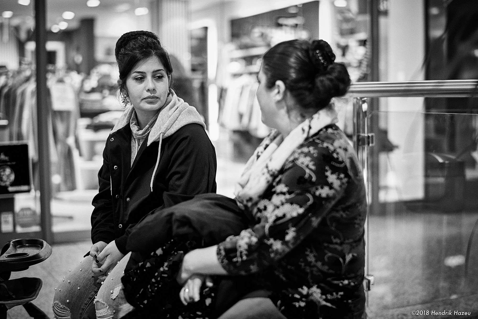 Scepticism after shopping, seen with Nikon D850 & AF-S 58mm f/1.4G @f/2, 1/125 sec, 720 ISO
