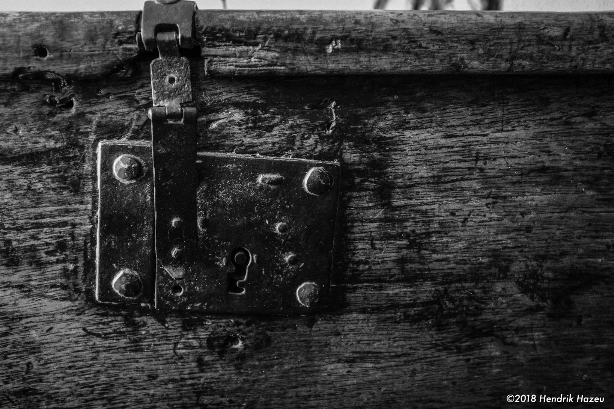 Locked & loaded, Fuji X100F, 23mm @f/2.8, 1/17sec, ISO3200
