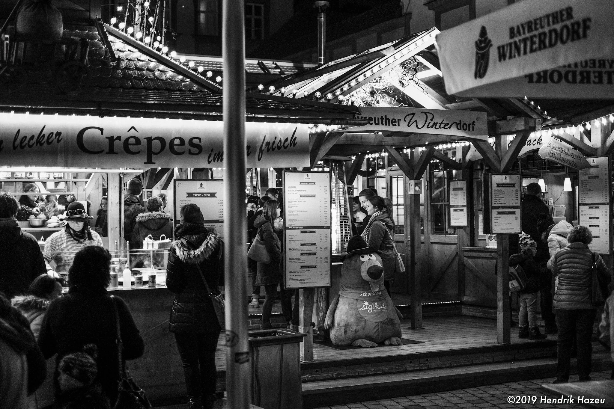 Winterdorf in Bayreuth, at max. aperture with Fuji X-E3 and XF 35mm f/1.4R @f/1.4, 1/340 sec, ISO 2000