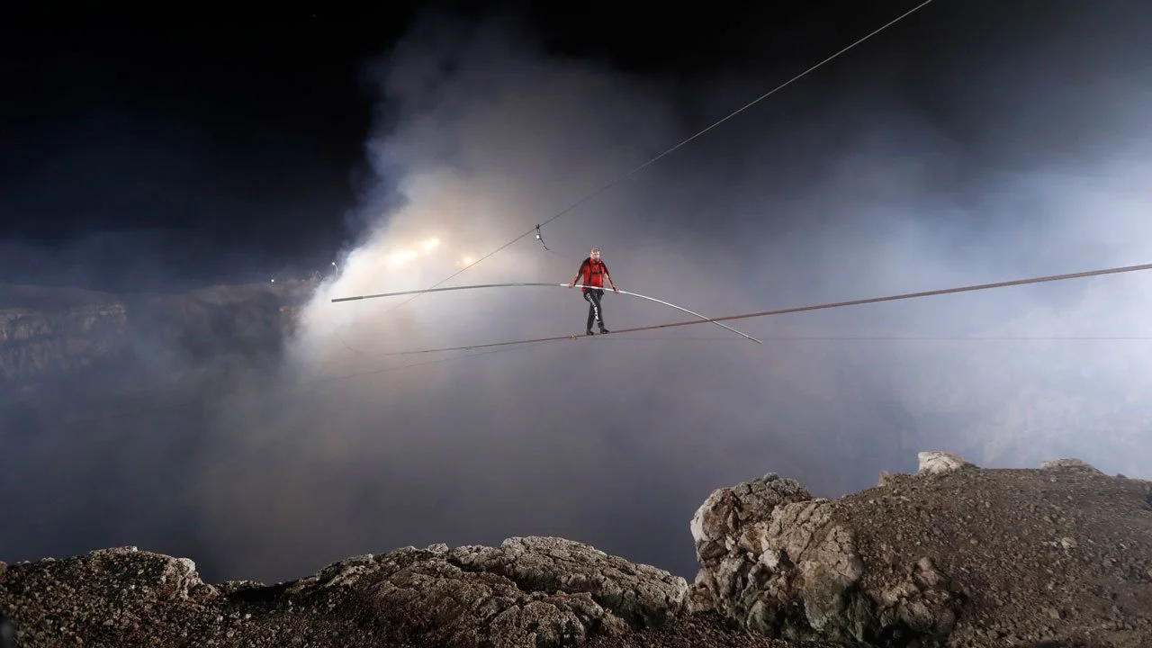 Aerialist Nik Wallenda walks tightrope across one of world's most active volcanoes | Nightline